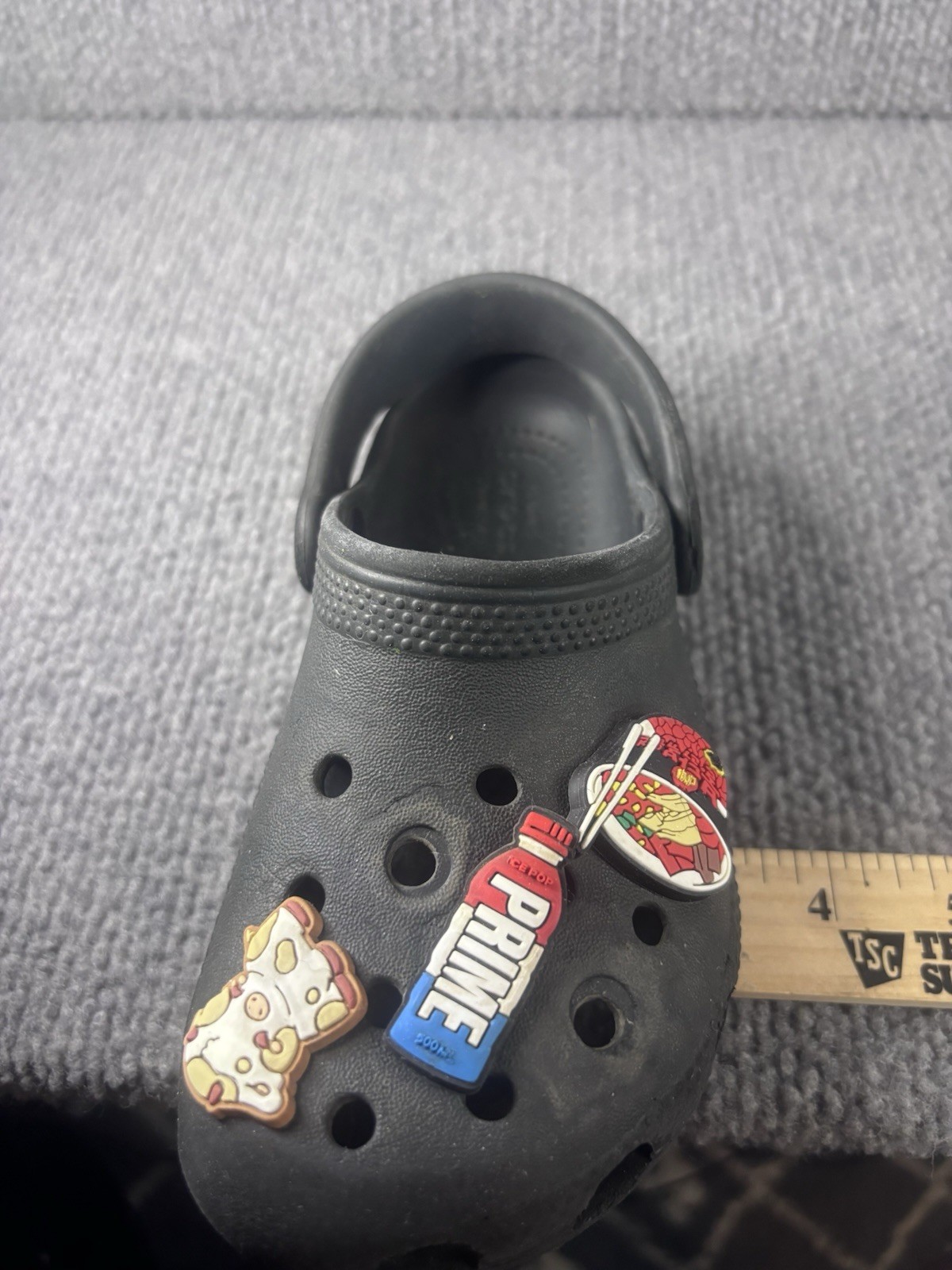 Crocs Kids Black Size C11 Clogs With Charms Jiblets