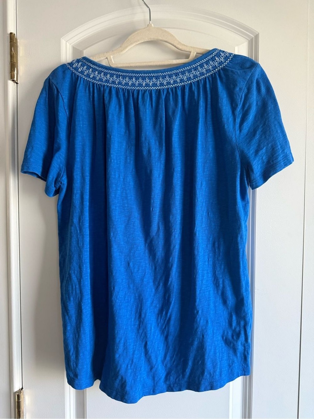 Talbots Blue Embroidered Scoop Neck Women’s Top, sz. M, 100% Cotton, EUC!