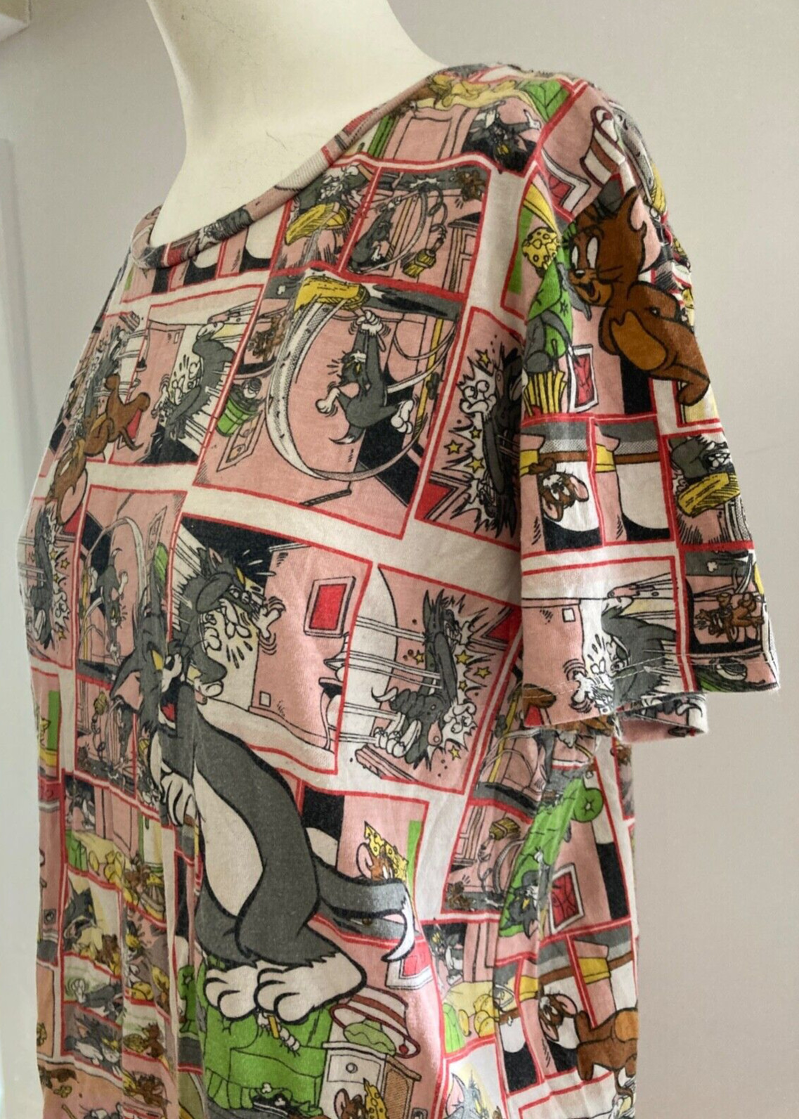 Tom and Jerry T Shirt Warner Brothers All Over Cartoon Print Size Med/Large