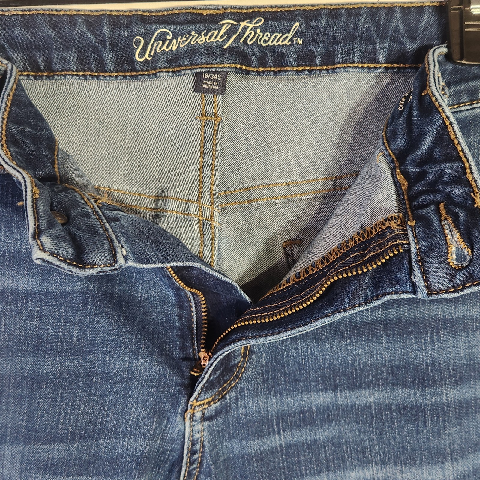 Universal Thread Mid Rise Skinny Jeggings Medium Wash – Size 18