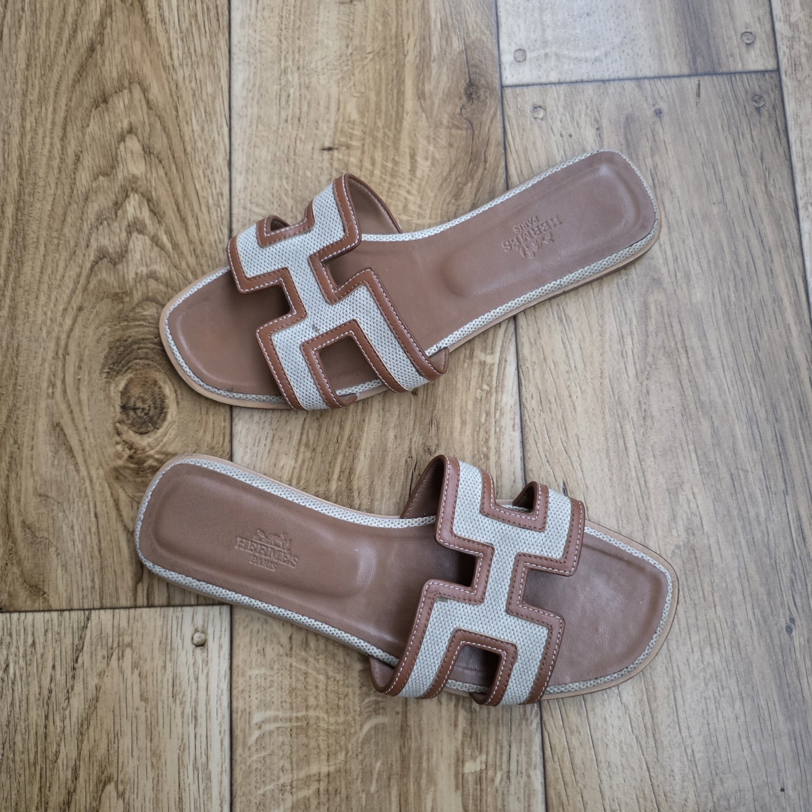HERMES ORAN LEATHER FLAT SANDALS SLIDES SIZE 39 EU, 8.5 US, 6 UK