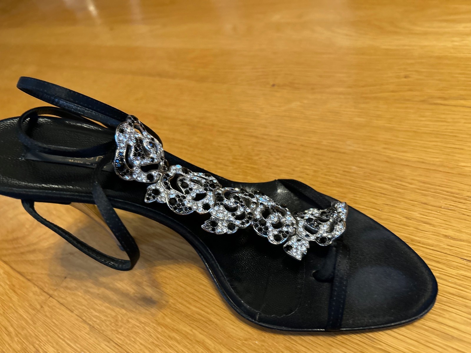 SERGIO ROSSI Black & Silver Satin Crystal T-Strap Sandals Size 6 IT 36 Good Cond