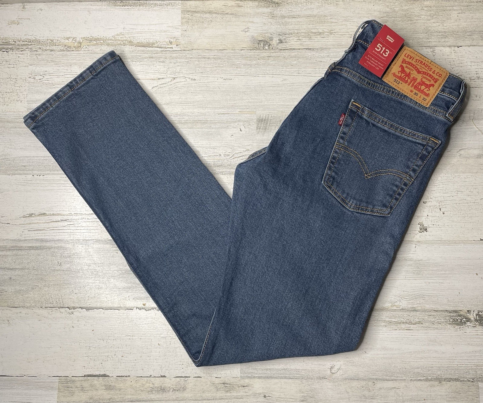 Levi’s 513 Slim Straight Stretch Below Waist Medium Wash Men’s Size: 30×32 NWT!