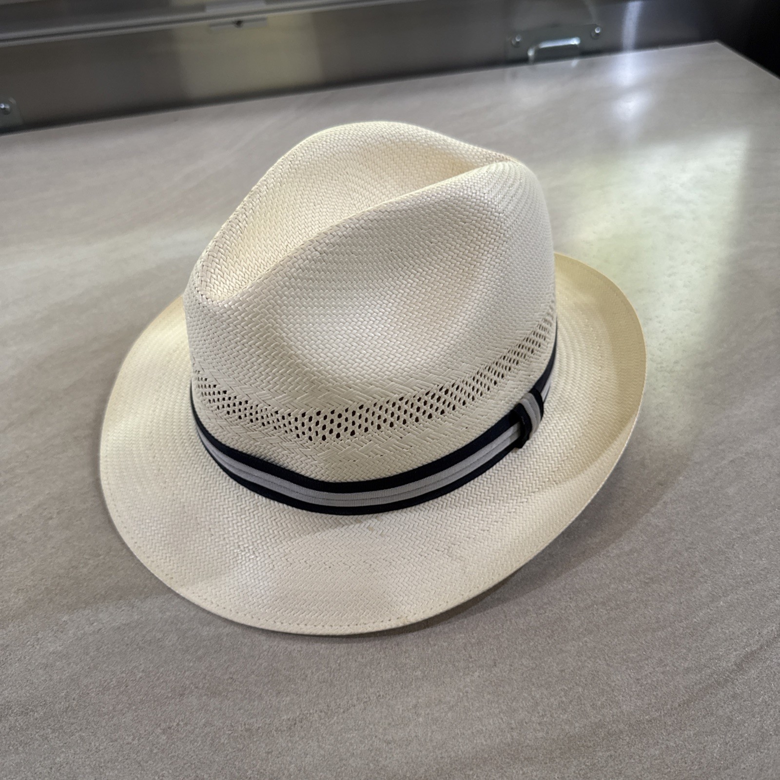 Biltmore Abby Road Straw Panama Hat M Ivory Black/Gray Band 2”Brim Vented