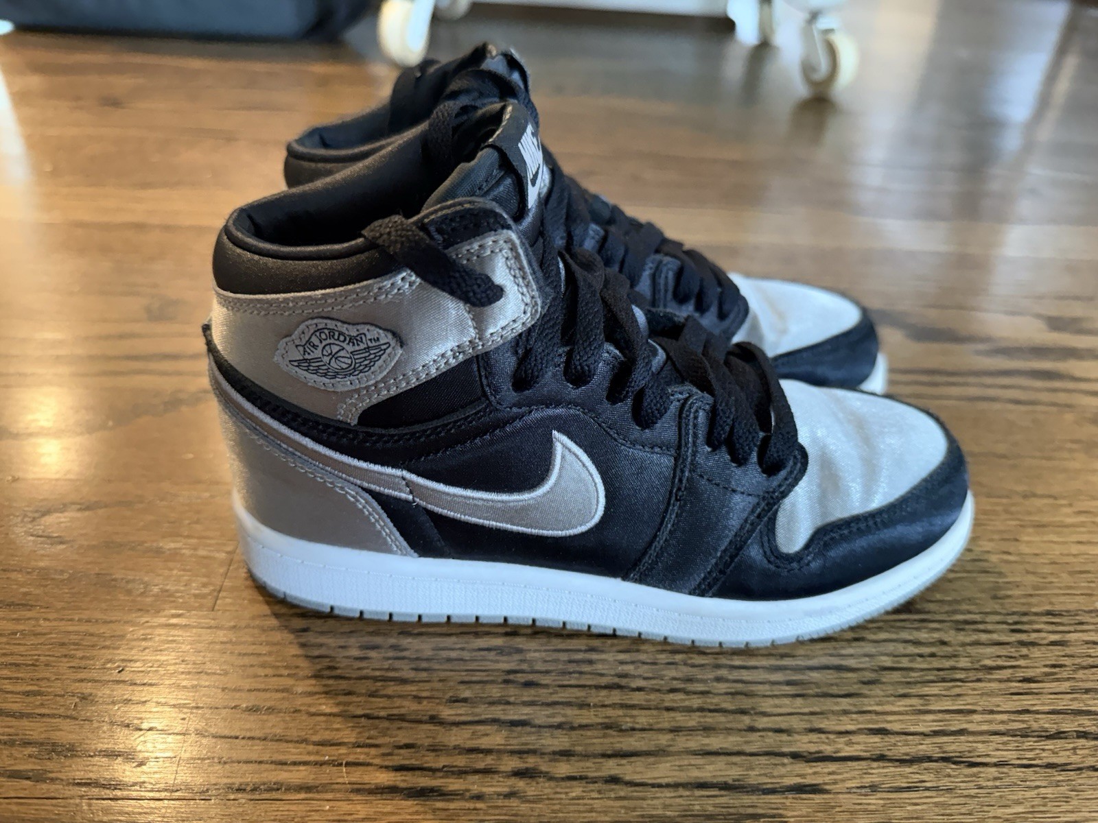 Air Jordan 1 Retro High Satin Shadow Kids Sneakers Size 2Y