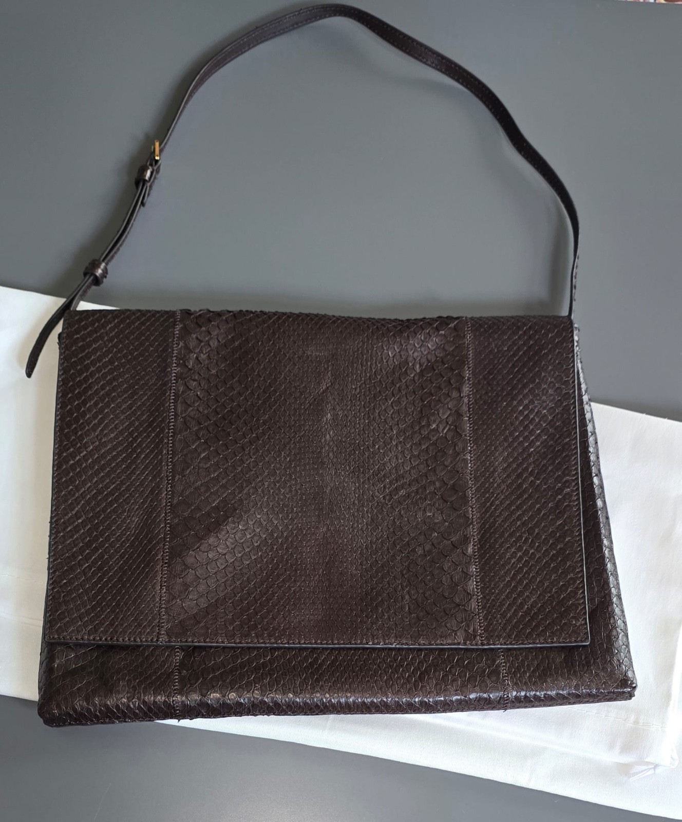 Minimalist Exotic Leather Style Shoulder Bag – Quiet Luxury Design