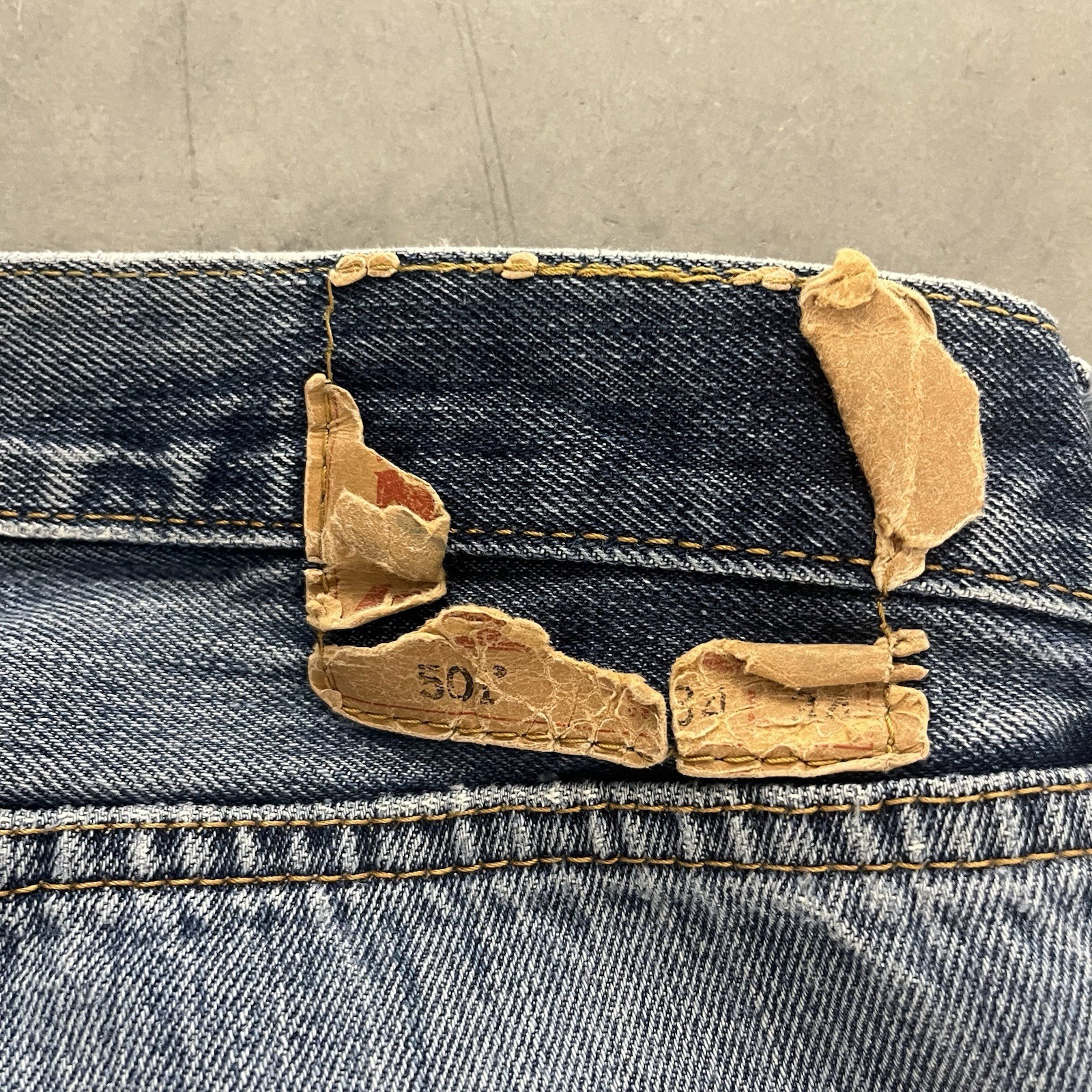 2000s Levi’s 501xx Button Fly Men’s Jeans Vintage Size 34×34