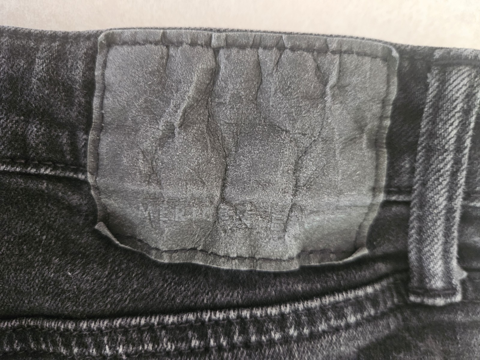 Men’s American Eagle Jeans 34×30 Black AirFlex+ Distressed Ripped Stretch Denim