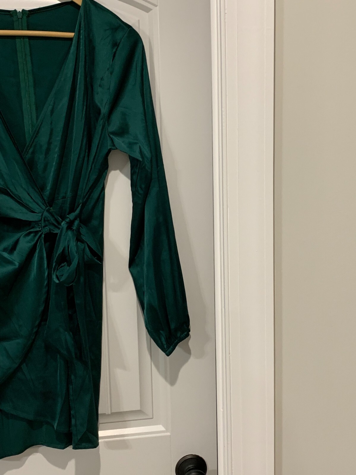 Lyaner Wrap Dress Women Size Medium Emerald Green Silky Tie Front Balloon Sleeve