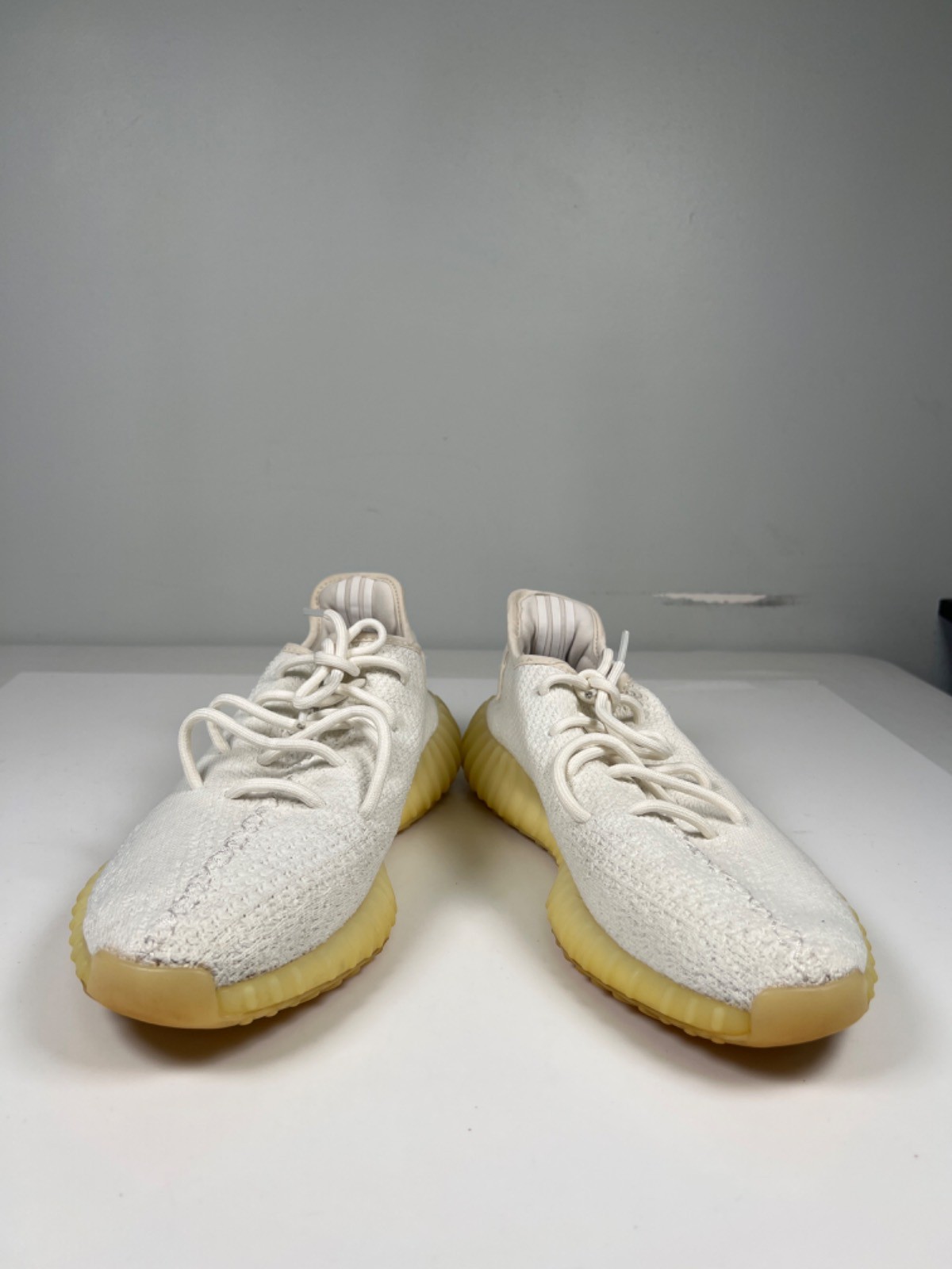 adidas Yeezy Men’s White/Cream Boost 350 V2 Lace Up Sneakers – 9.5