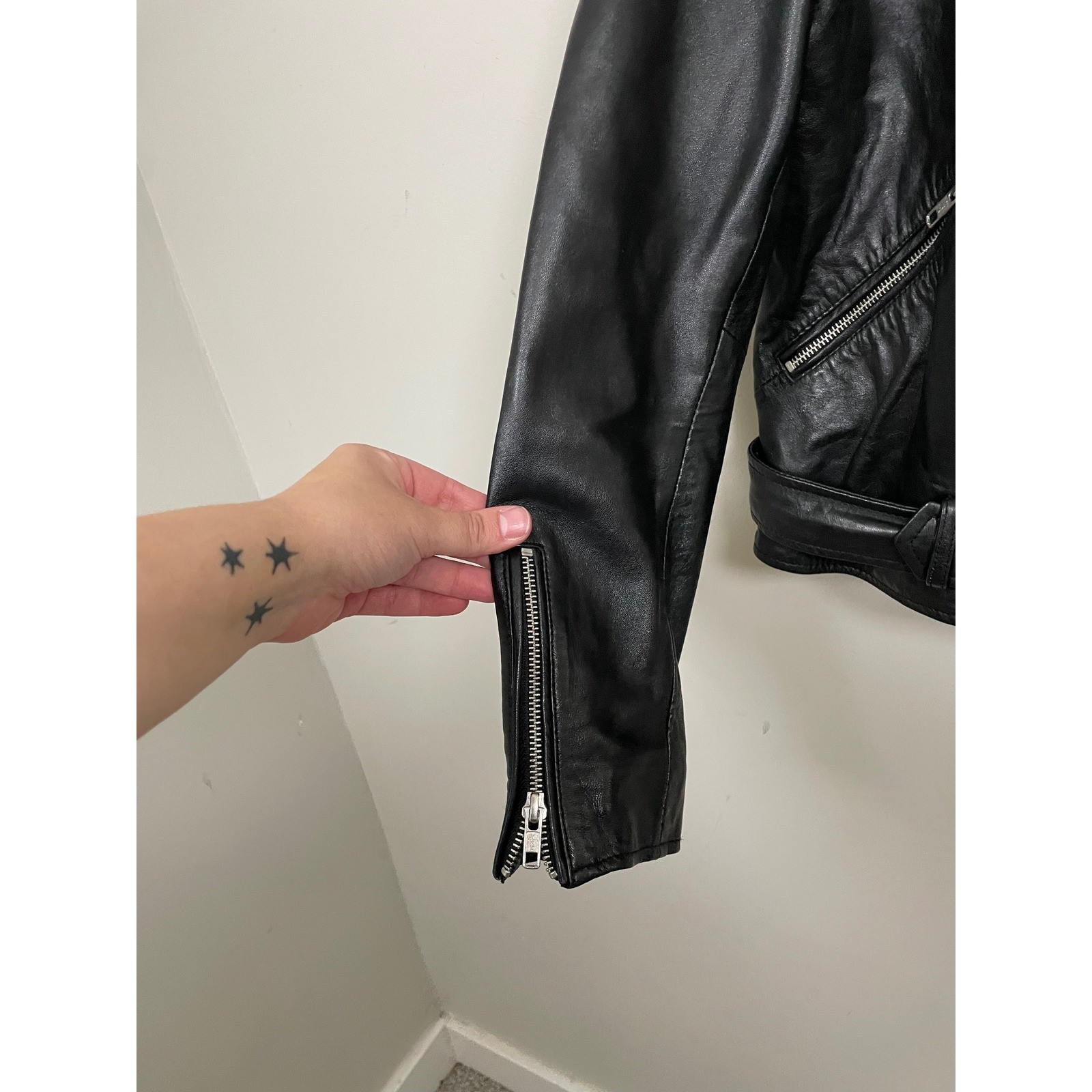 Quince 100% Leather Motorcycle Jacket in Black Size Medium Quiet Luxury Moto