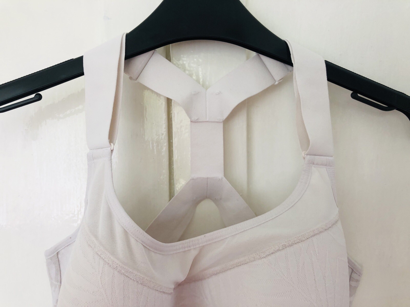 VICTORIA SECRETS SPORTS BRA 34DDD max support white