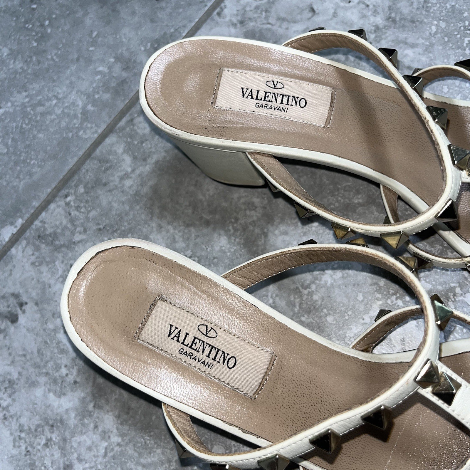 Valentino Garavani Rockstud Studded Caged Slide Sandals Leather Cream 39 8.5 US