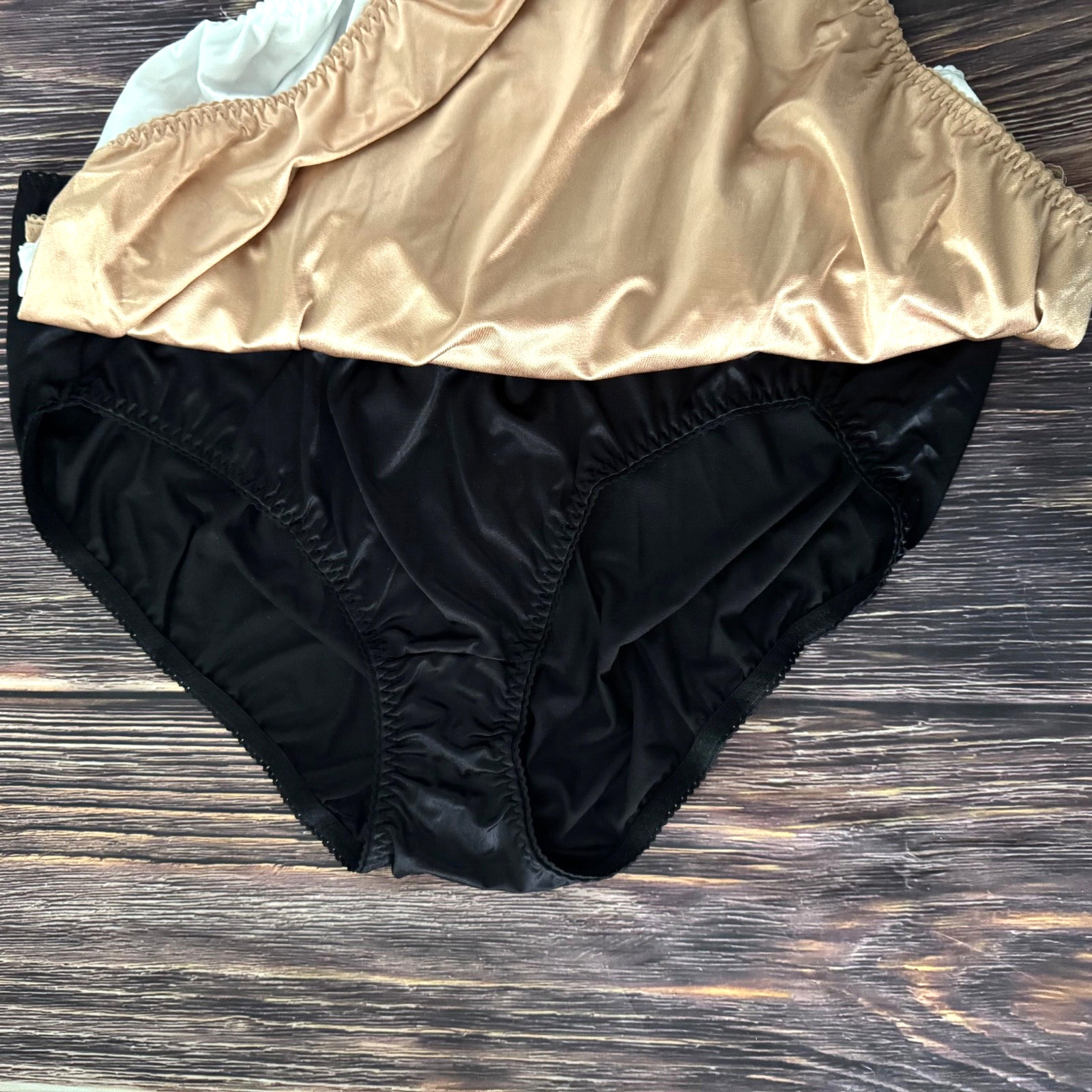 Vanity Fair 3 Pack Plus Size 5XL/12 Radiat Collection Light Control Undershapers