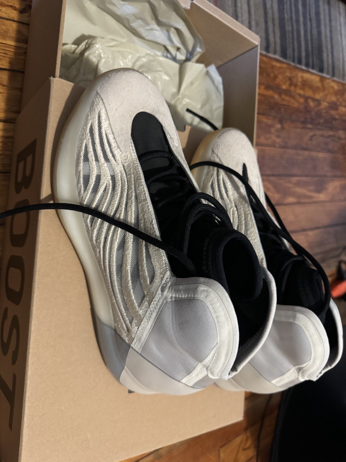 Size 10.5 – adidas Yeezy Quantum Mist Slate