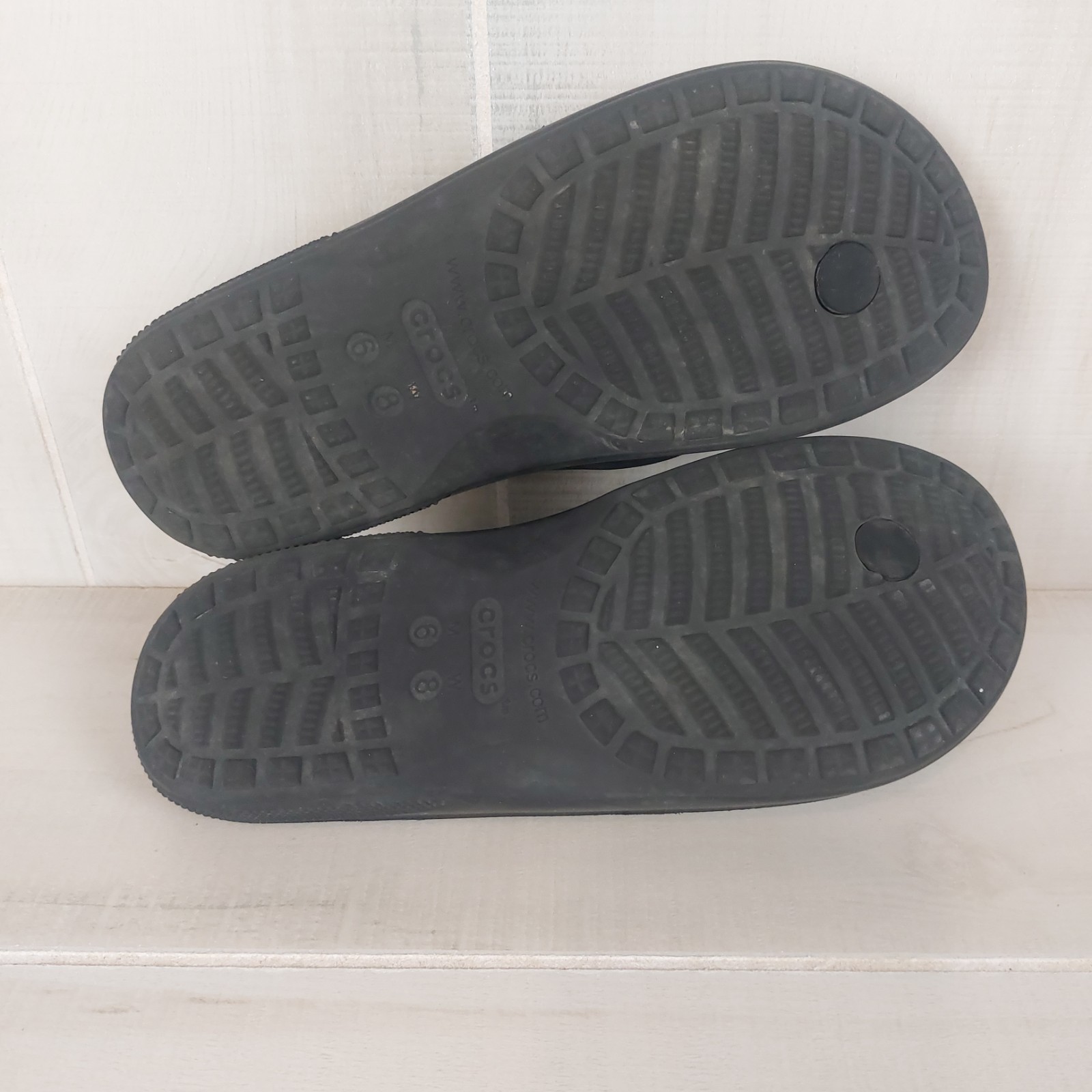 Crocs Baya II Flip Flops Women’s Size 8 Black Cushioned Thong Sandals Beach