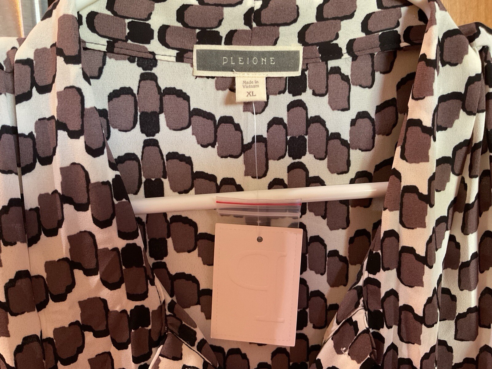 Pleione Women’s Semi Sheer Sleeveless Blouse Button Up Tie Size XL – FREE SHIP