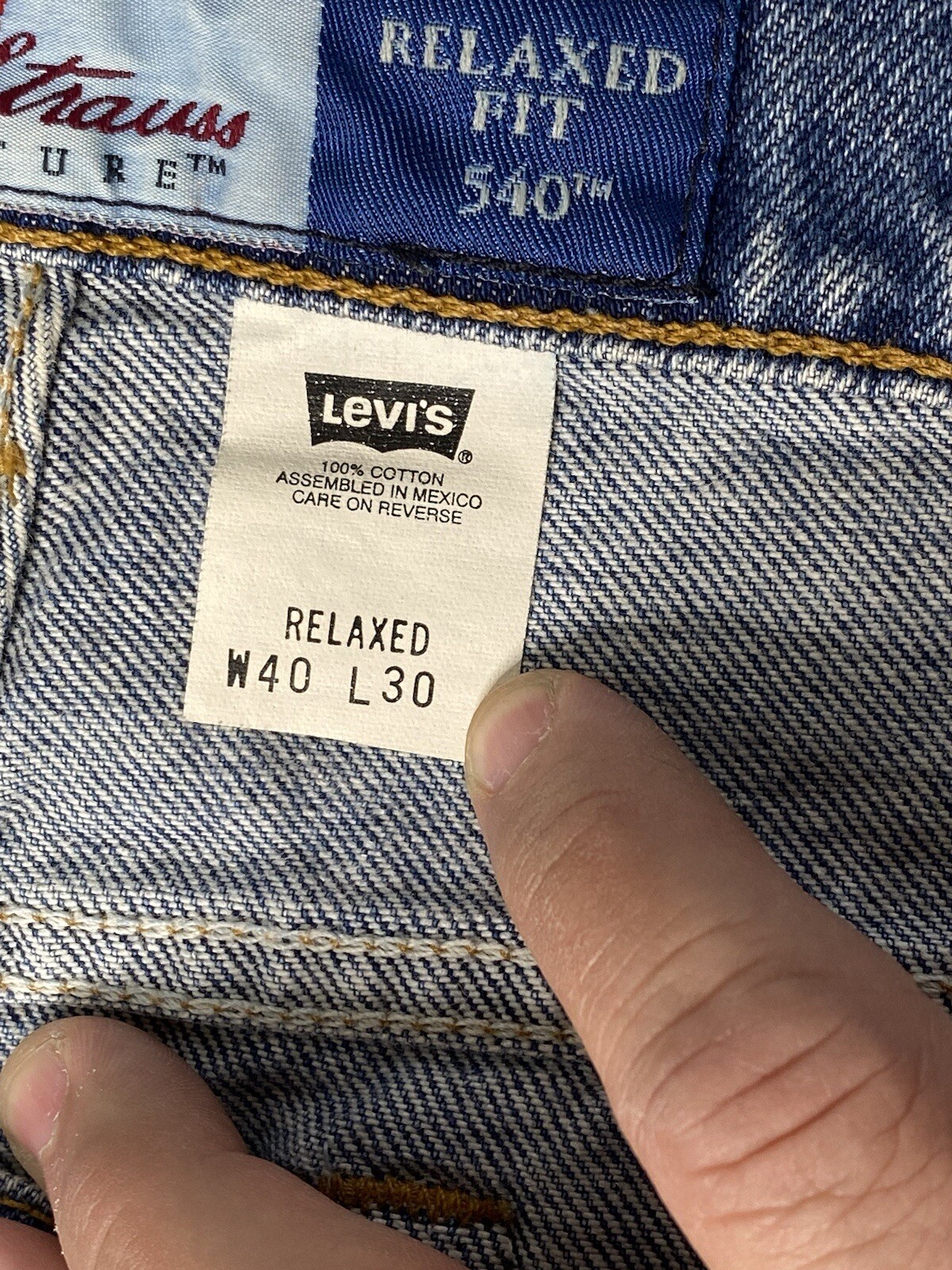 Levi’s 540 Jeans / Relaxed Fit / Vintage 90’s / Size 40×30