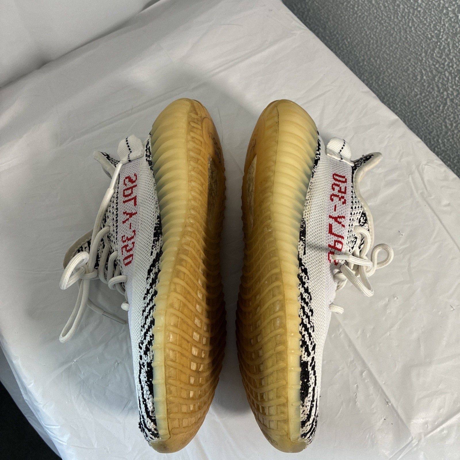 Adidas Yeezy Boost 350 V2 Zebra Men’s size 6 Used CP9654 No Box