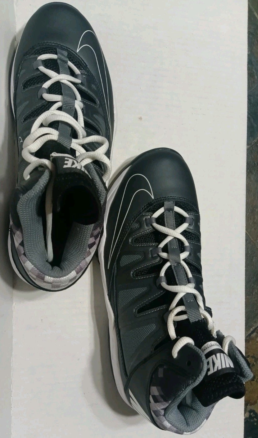 Nike Air Max Stutter Step Shoes Men’s Size 7 Black White Charcoal Brand New