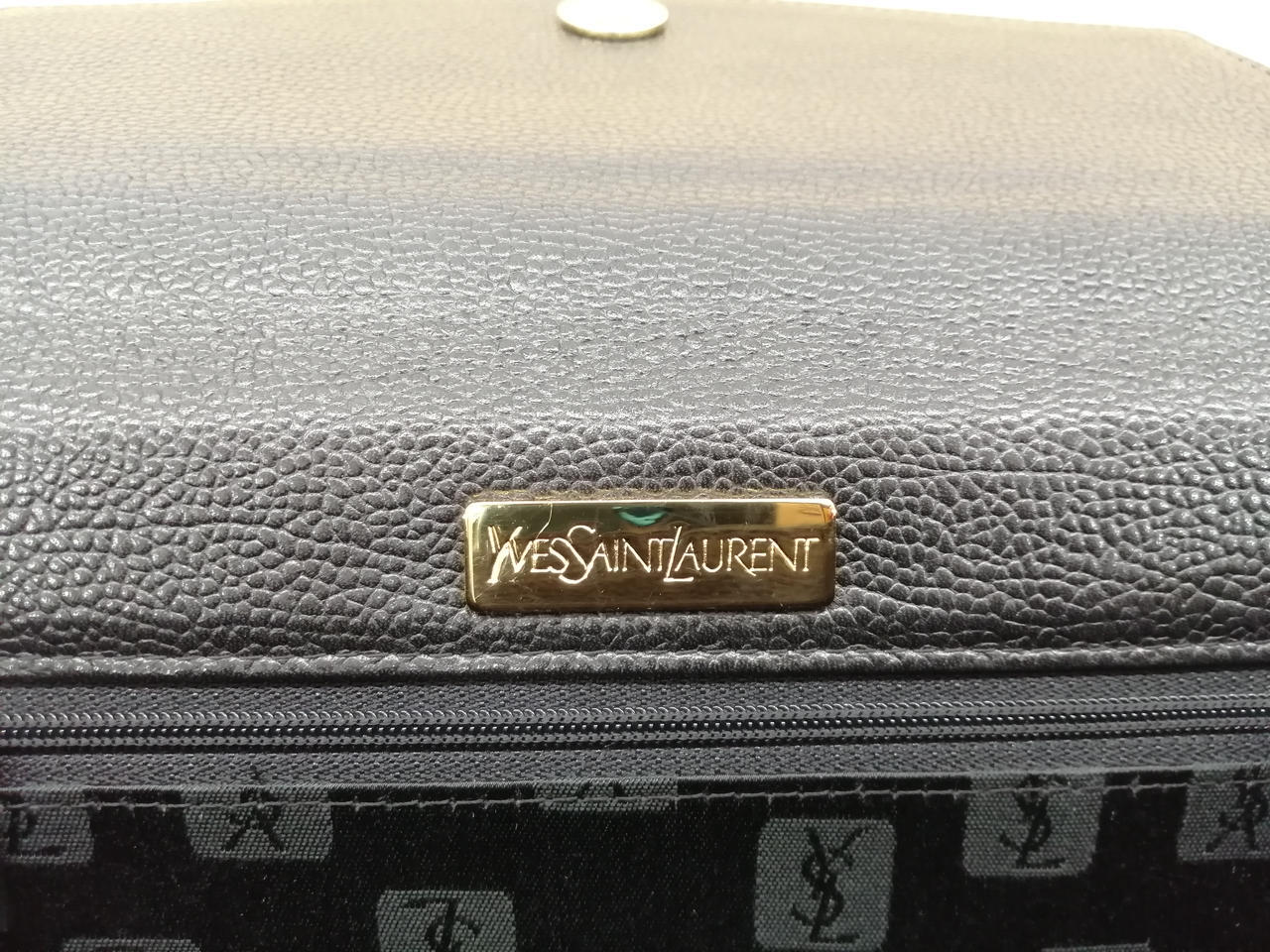 Yves Saint Laurent Handbag 10.6 inch Black