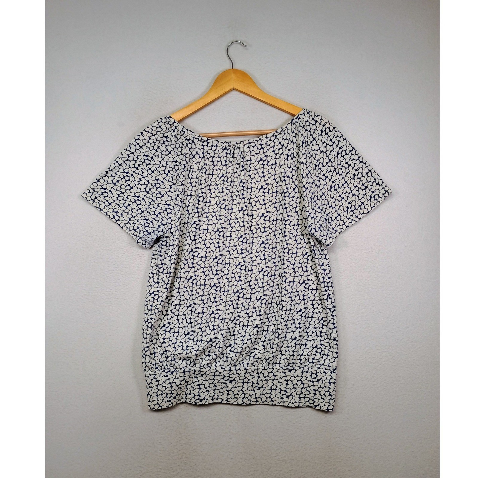 Cottagecore Old Navy Womens Large Blue Floral Scoop Neck Banded Hem Blouse Top