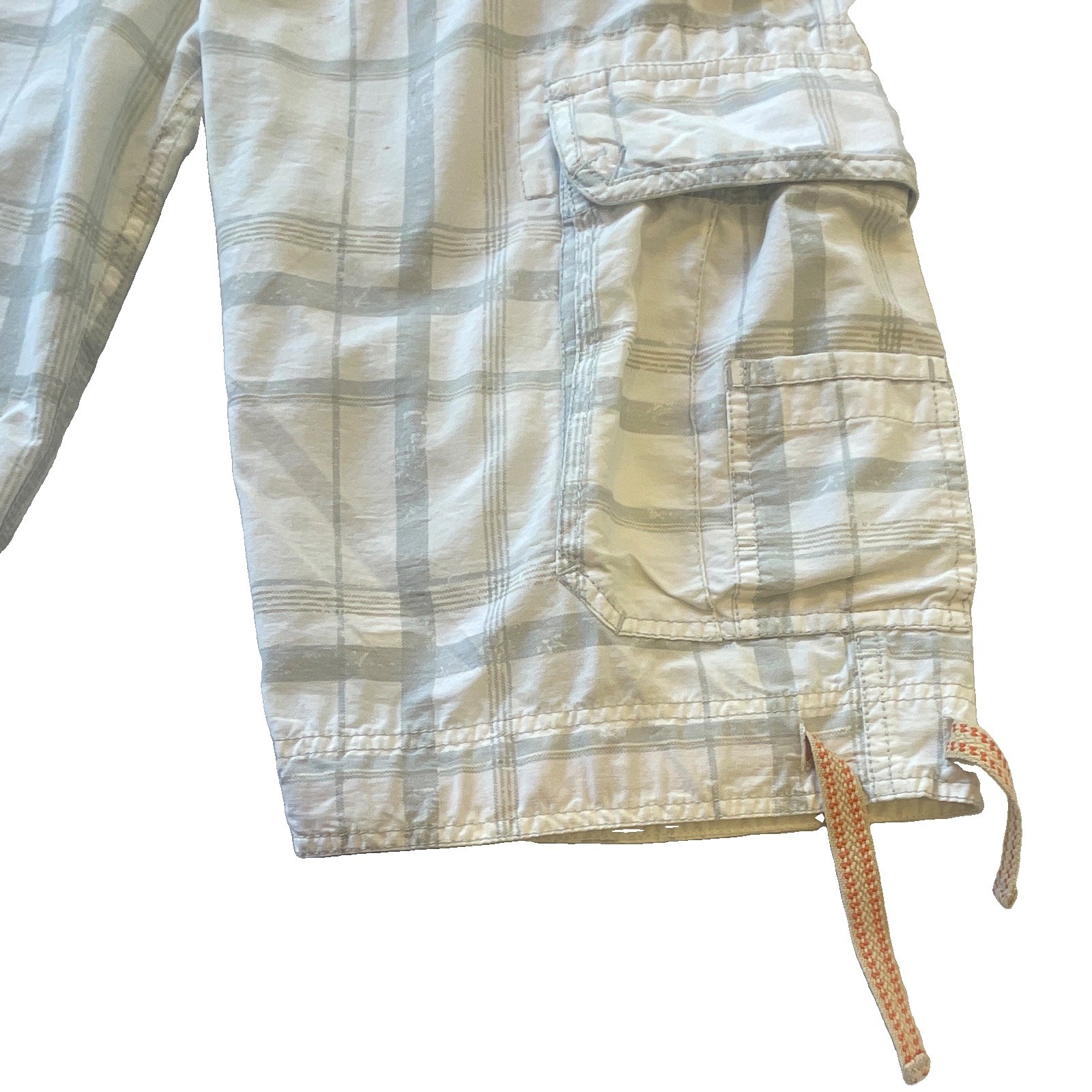 Wearfirst Men’s Plaid Cargo Shorts White/Gray Pockets Button Fly Flat Front. S30
