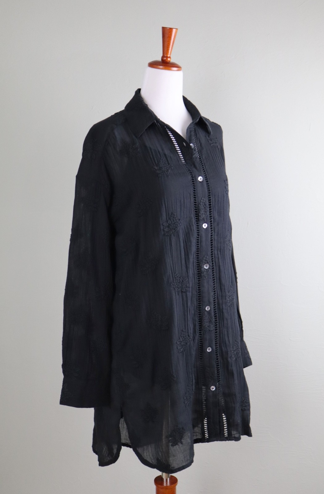 SUNDANCE Catalog NWT Cloverfield Embroidered Tunic Shirt Top in Black Size Small