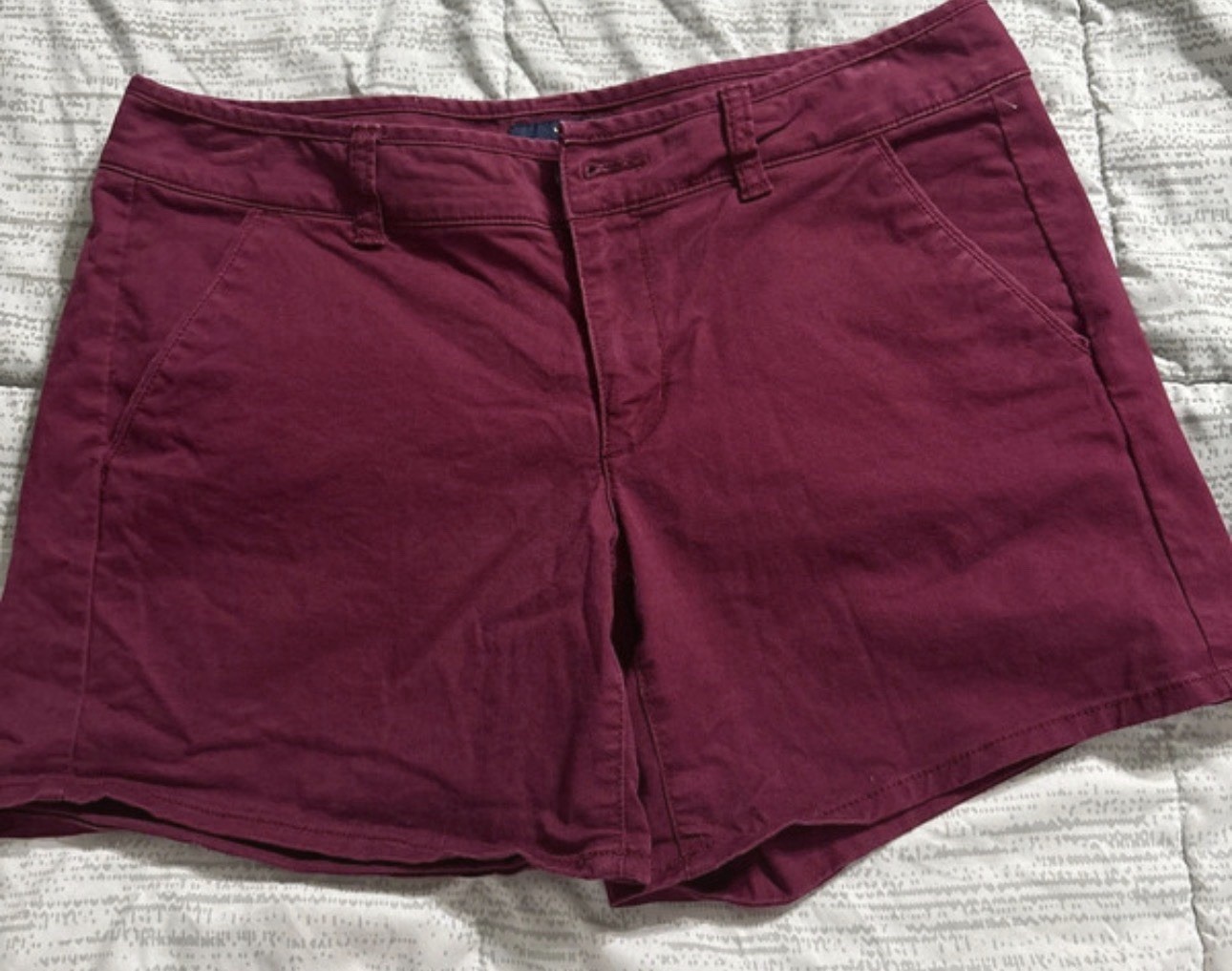 American Eagle Outfitters MIDI Mid Rise Chino Shorts Pockets Burgundy 6