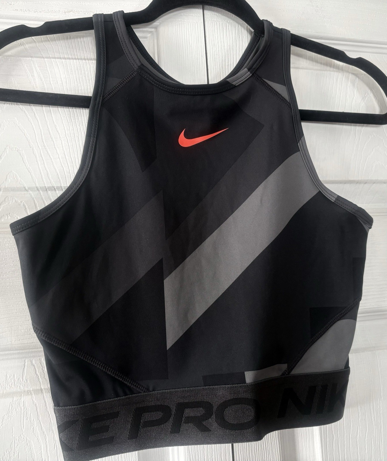 Nike Pro DriFit Cropped Tank Black/Gray Size XS , Fits 30 to 32 Inch Chest NWOT