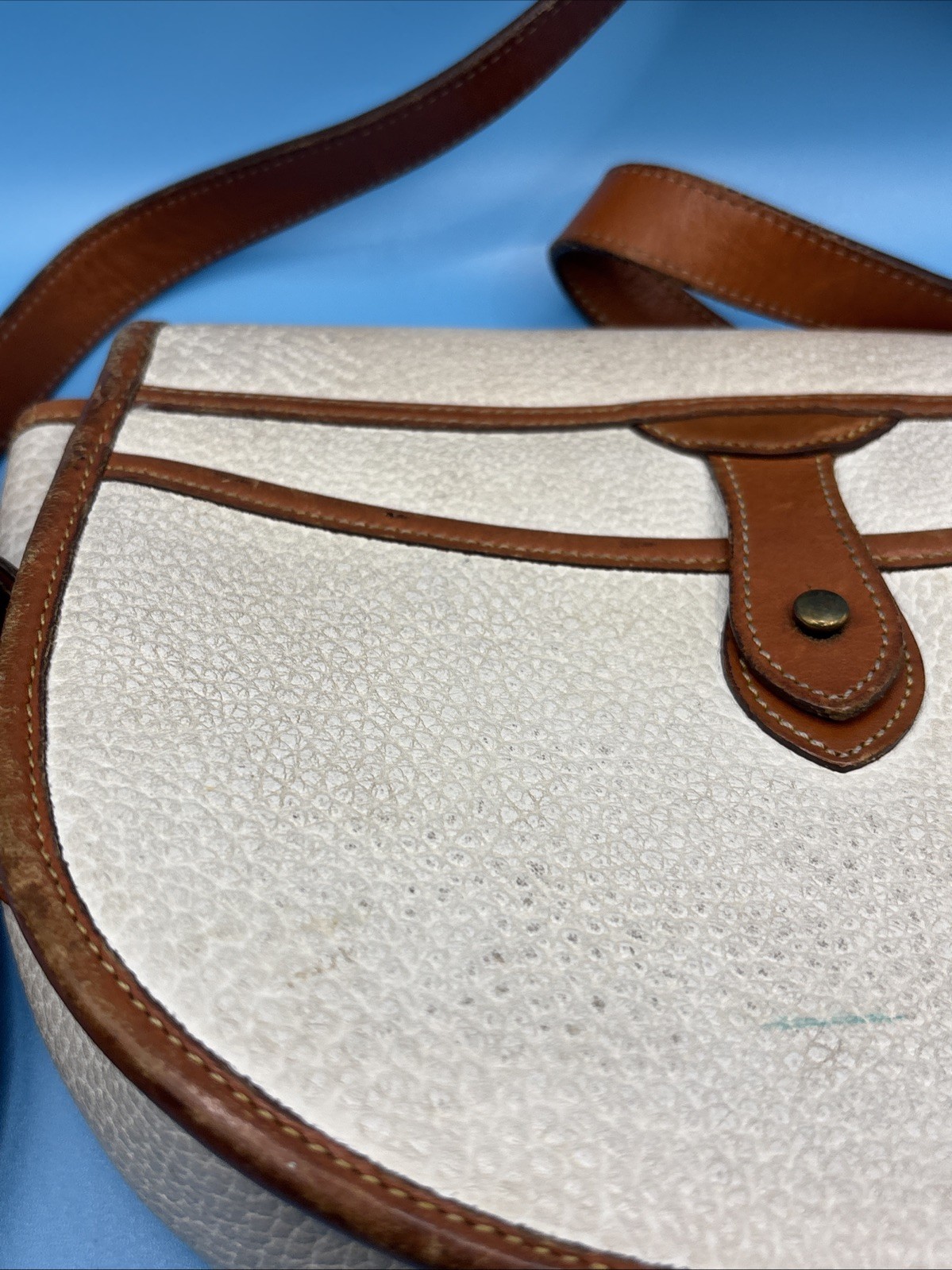 Vintage Dooney and Bourke Calvary Trooper Bag White Made In USA 🇺🇸 🫡