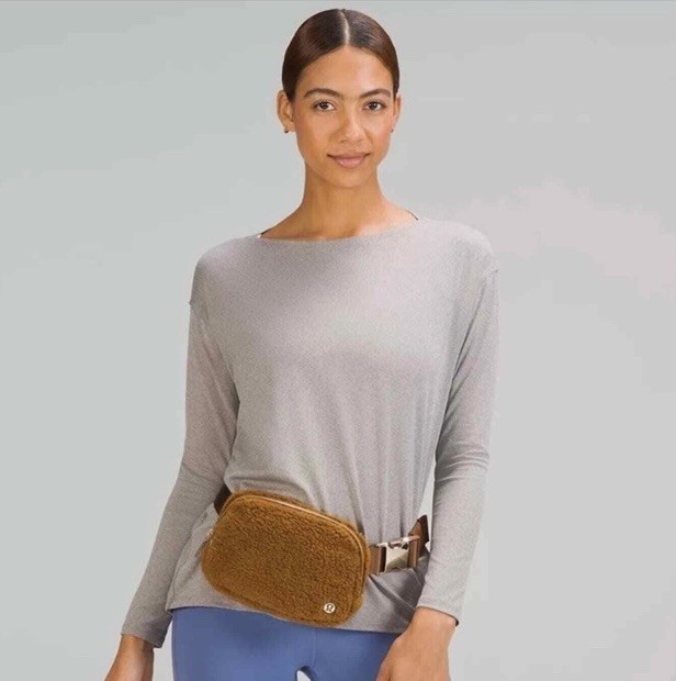 Lululemon Everywhere Fleece Belt Bag Burnt Caramel