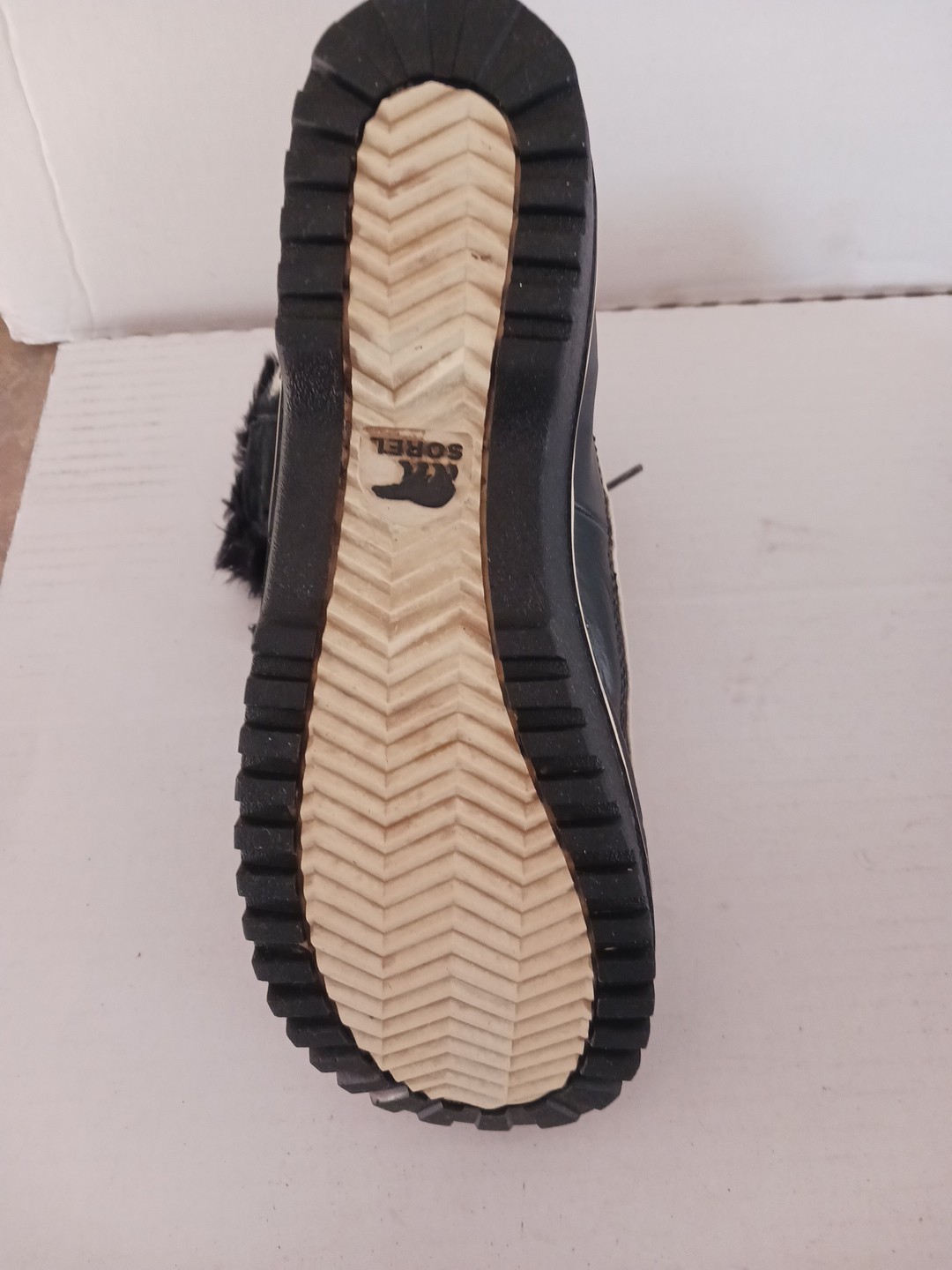 Sorel Tivoli II Womens US 9.5 Leather Suede Black Waterproof Snow Boots