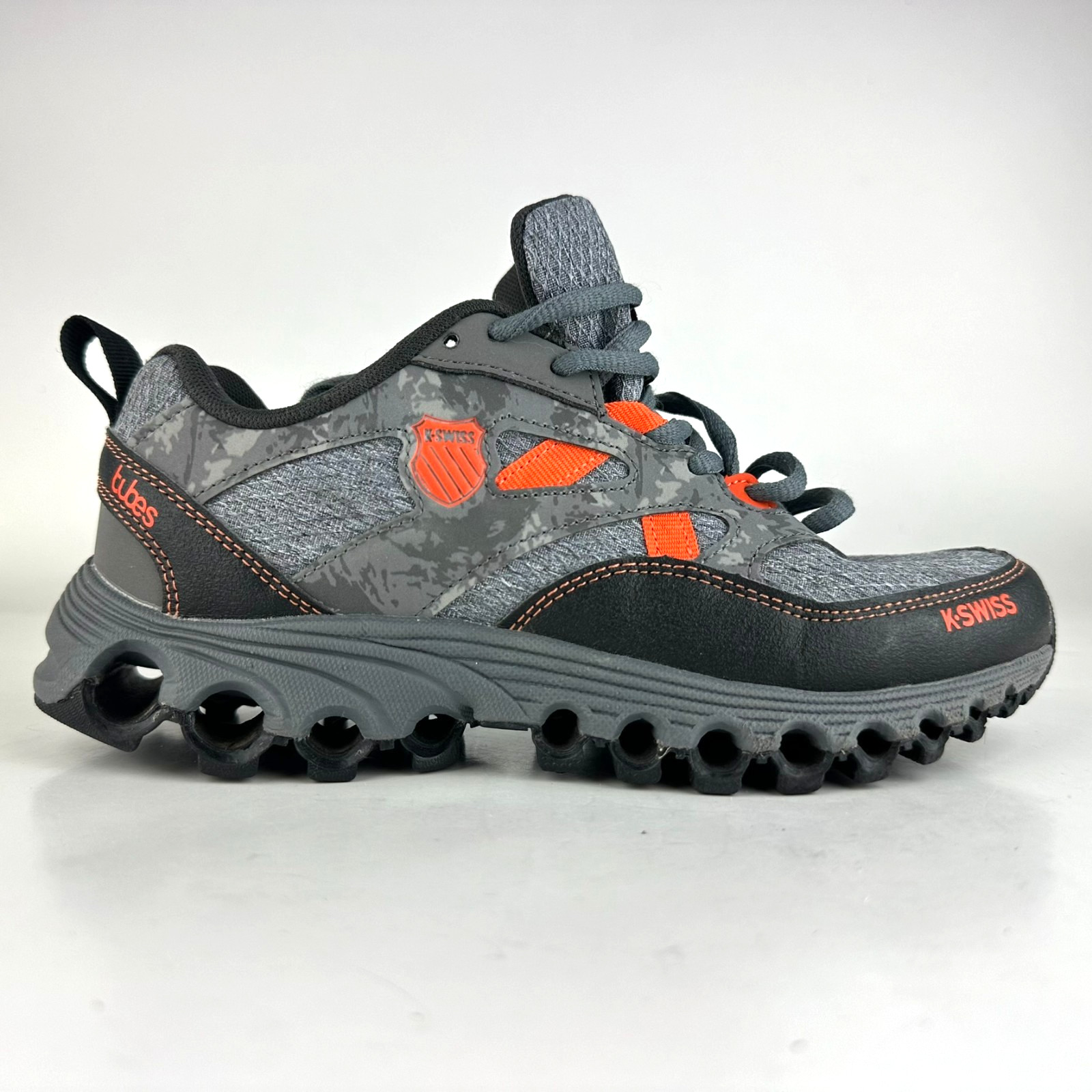 K-Swiss Tubes Comfort Technology Trail 200 Boys Running Shoe Steel Gray Size 5.5