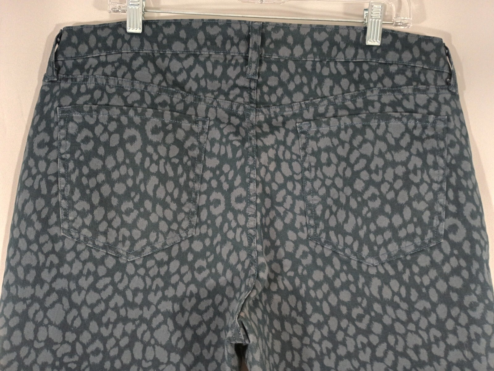Old Navy Rockstar Womens 18 Reg Denim Jeans Black Gray Spotted Animal Pants