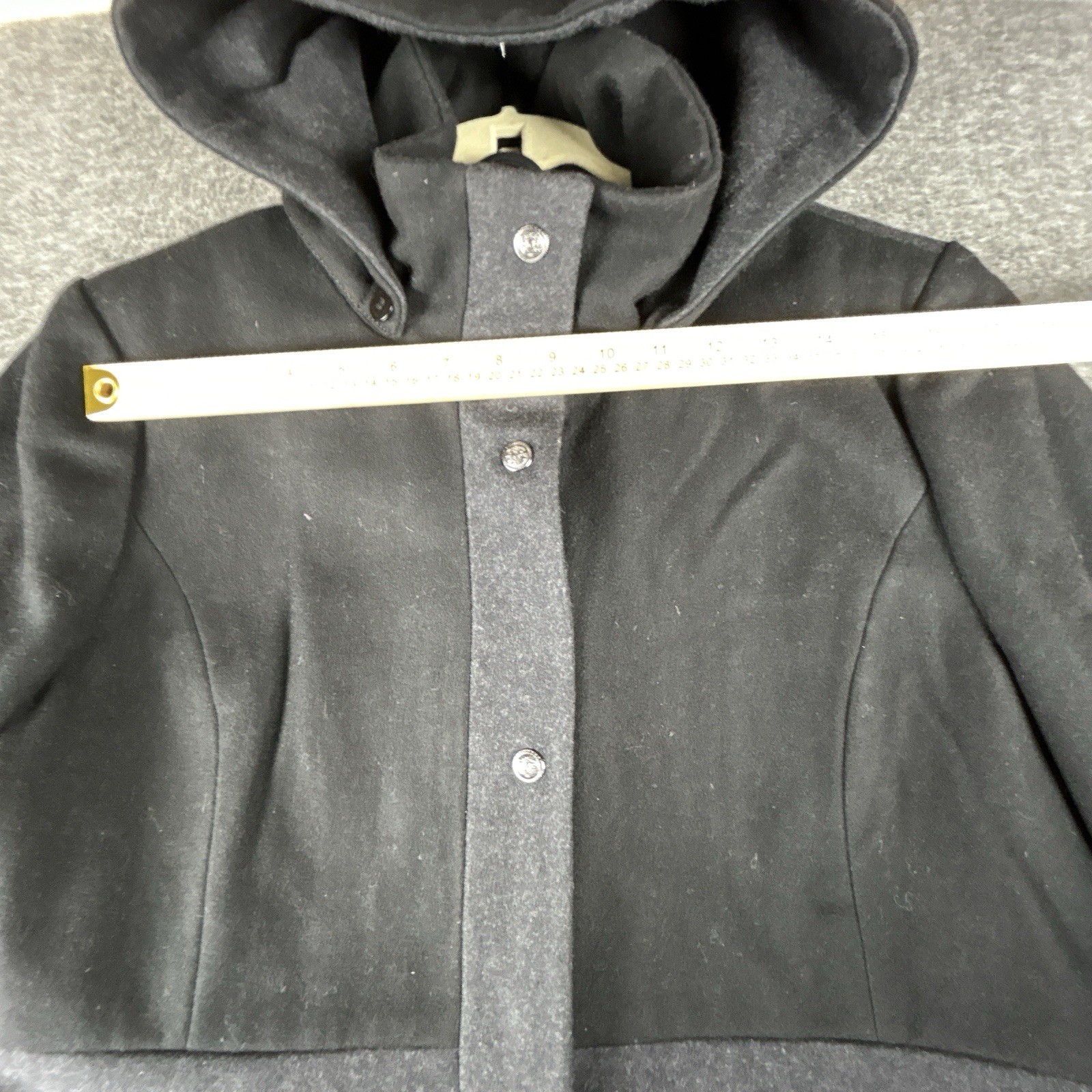 Guess Pea Coat Womens Sz XL Wool Blend Colorblock Gray/Black Snap Buttons Zip Up