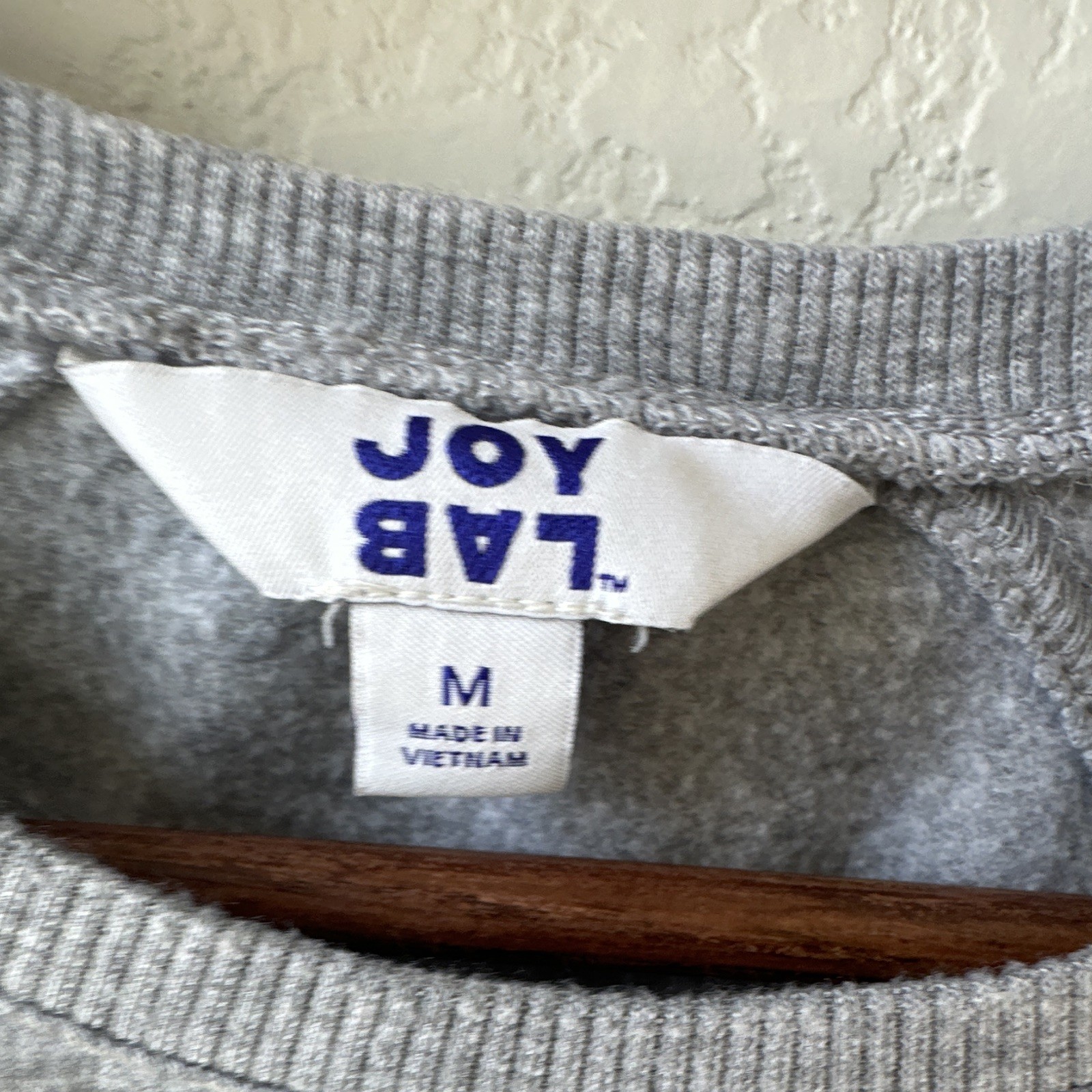 JoyLab Gray Cold Shoulder Pullover Sweatshirt Women’s Size M Crewneck Knit
