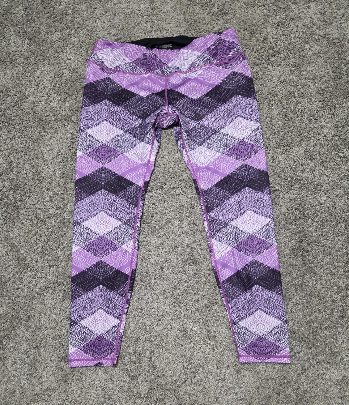 ODODOS High Waisted Patterned Crop Leggings – Purple Chevron Zig-Zag (Size XL)