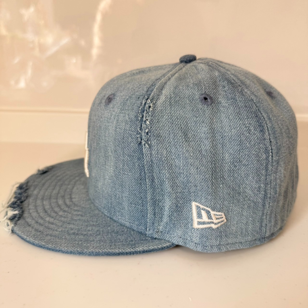 New Era 59FIFTY Distressed Denim Cap Side Patch LA Los Angeles Dodgers 14745174