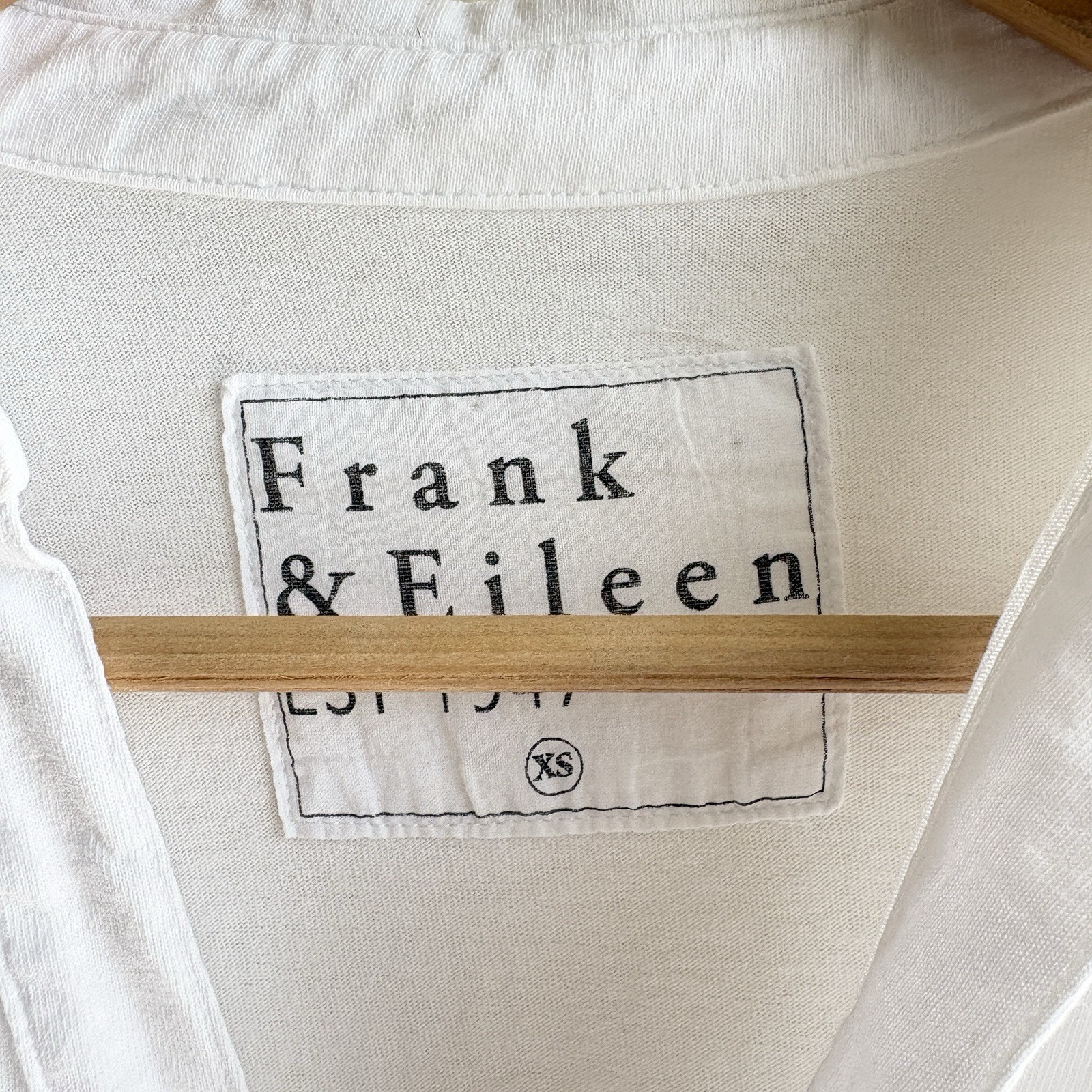 Frank & Eileen Patrick Popover Henley White Size Small 100% Cotton Relaxed USA