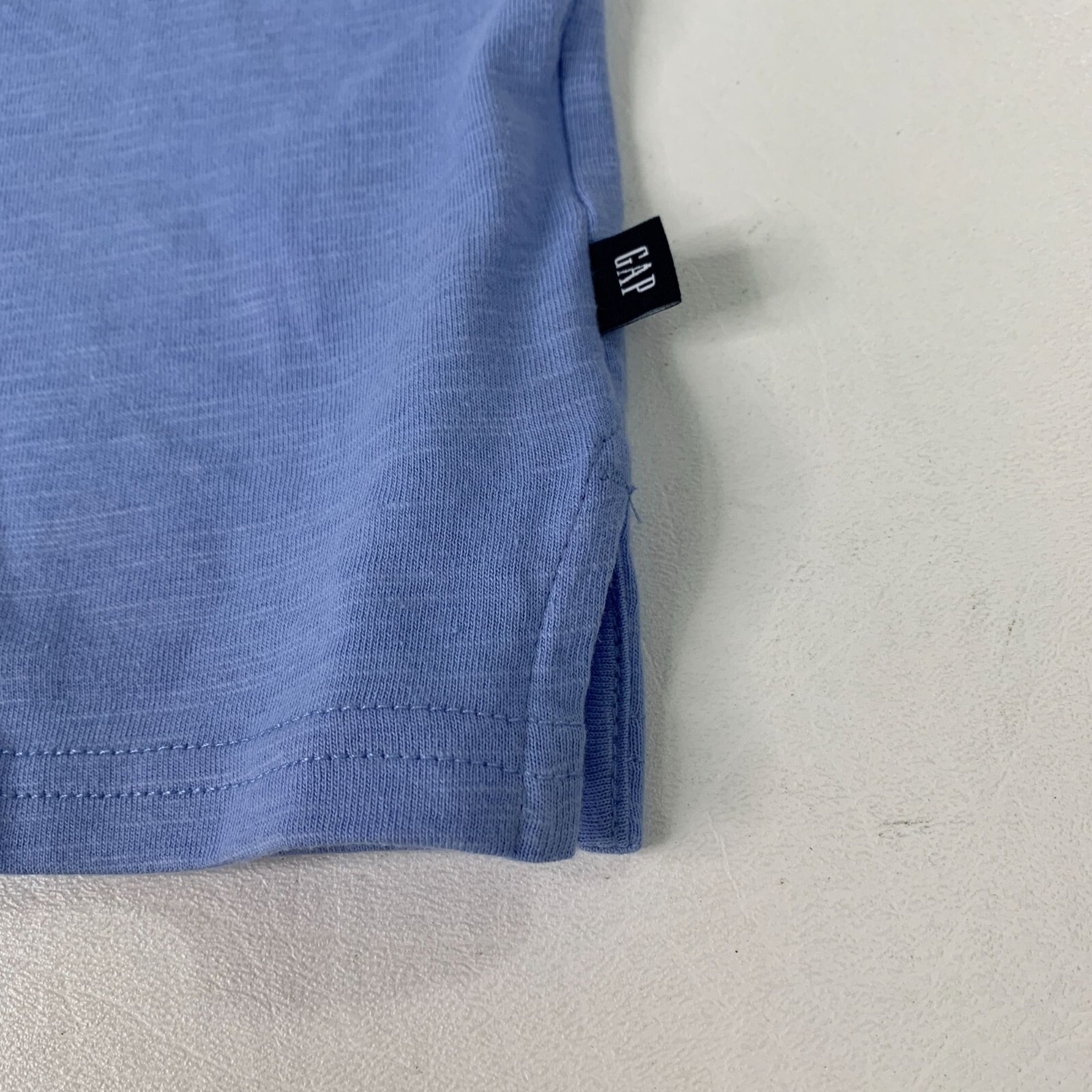 GAP Men’s Tee M Soft Short Sleeve Slub Henley T-Shirt Grapemist Size M