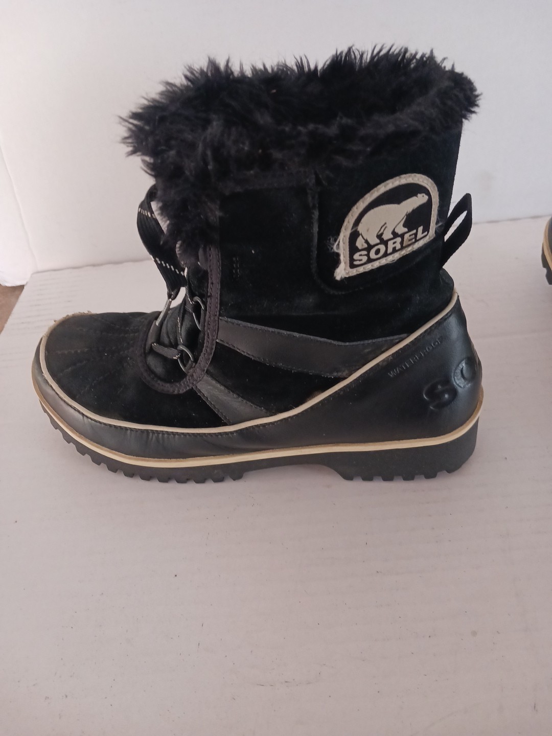 Sorel Tivoli II Womens US 9.5 Leather Suede Black Waterproof Snow Boots