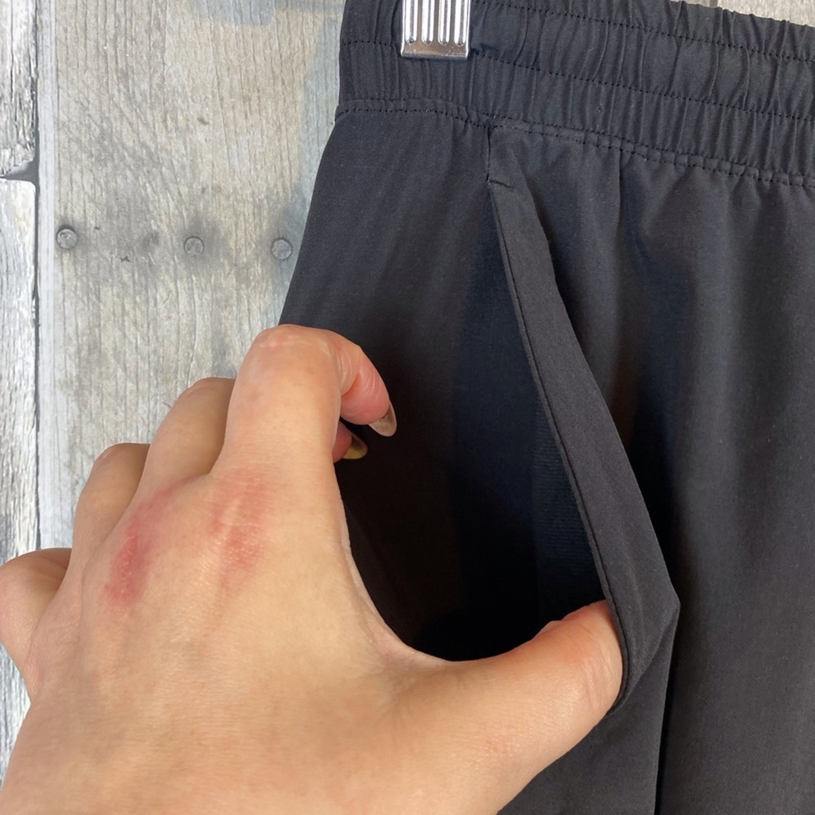 Lululemon Pace Beaker Shorts in Black Size Medium.