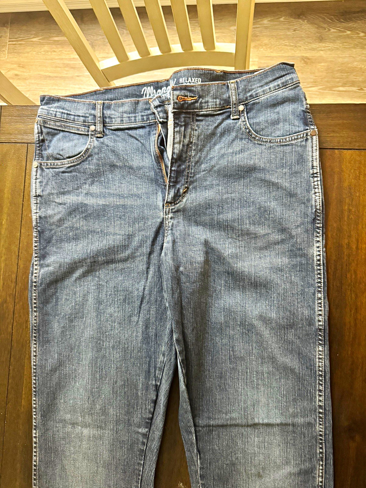 Wrangler Men’s Relaxed Fit Bootcut Dark Wash Stretch Denim Jeans NWT