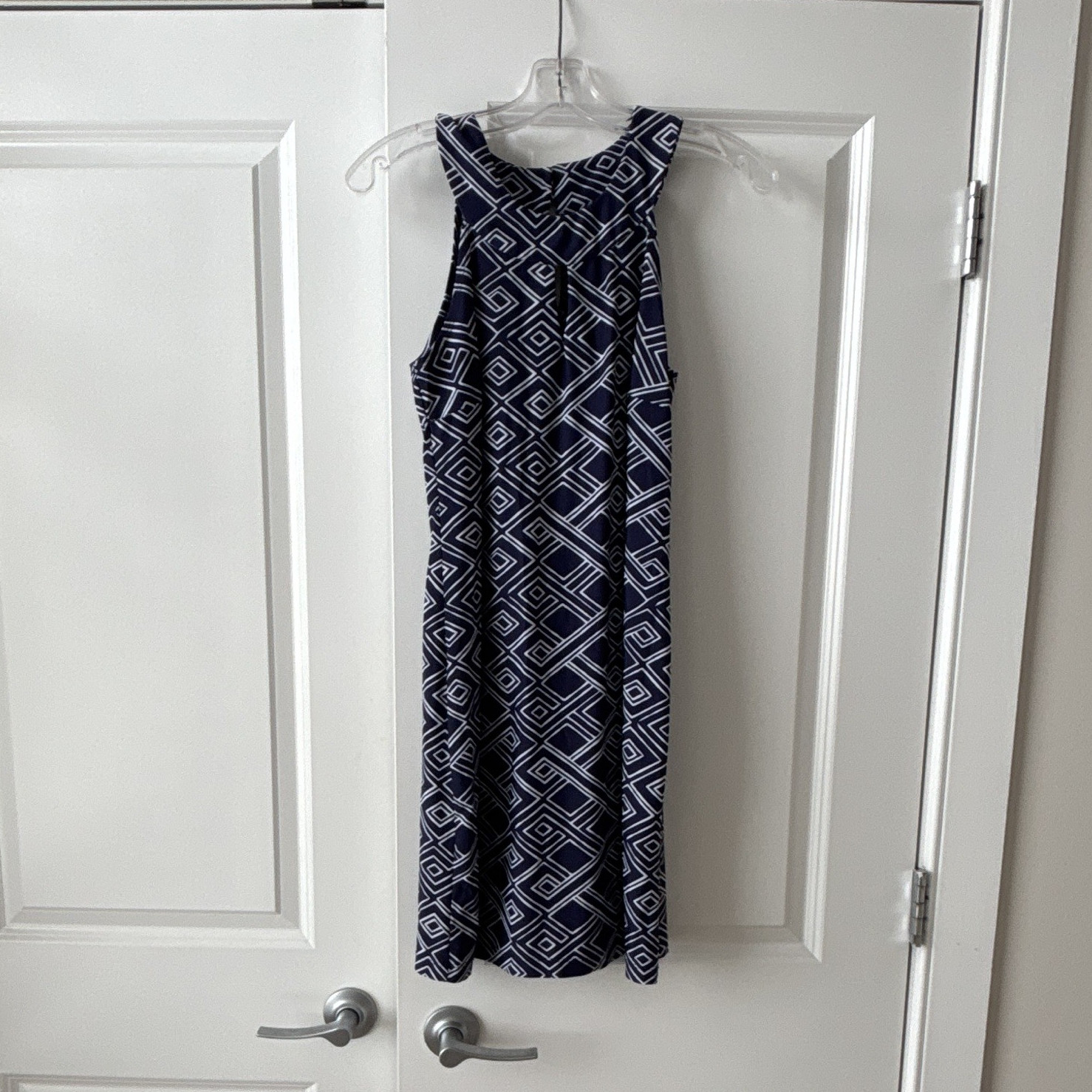 Britt Women’s Blue/White Geometric Shift Dress XS Sleeveless V-Neck Knee