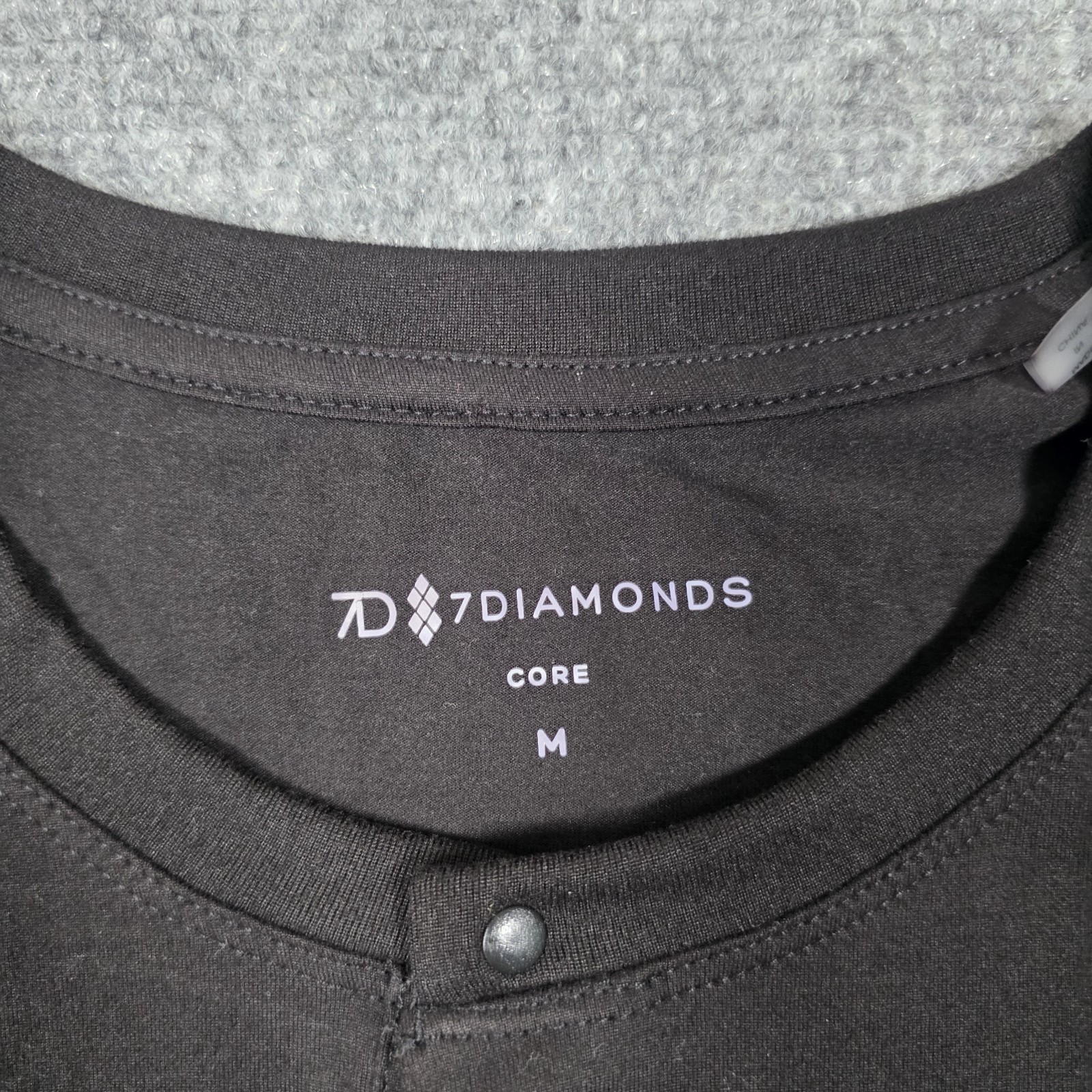 7 Diamonds Core Henley Men’s M Black Performance Lightweight Shirt Long Sleeve