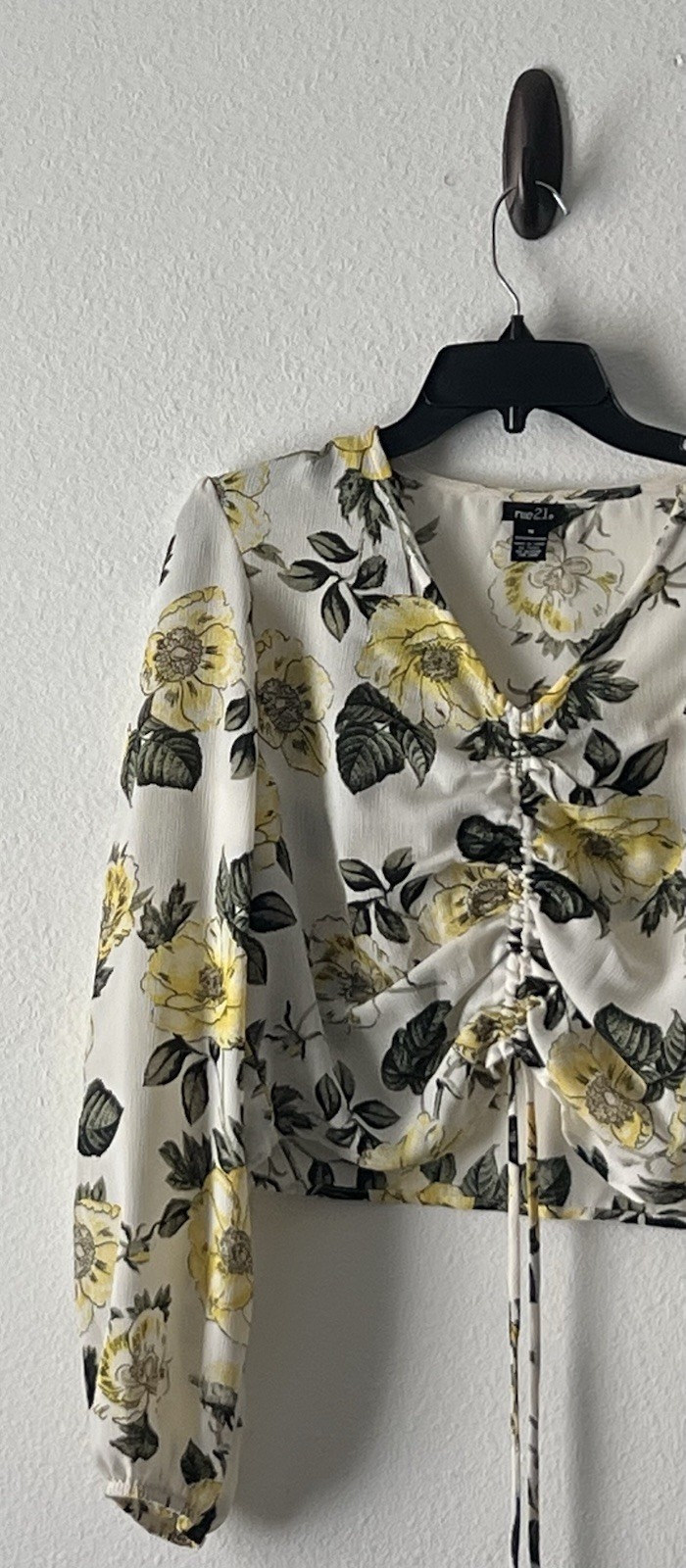 Rue 21 Women’s Yellow White Long Sleeve Crop Top Size M
