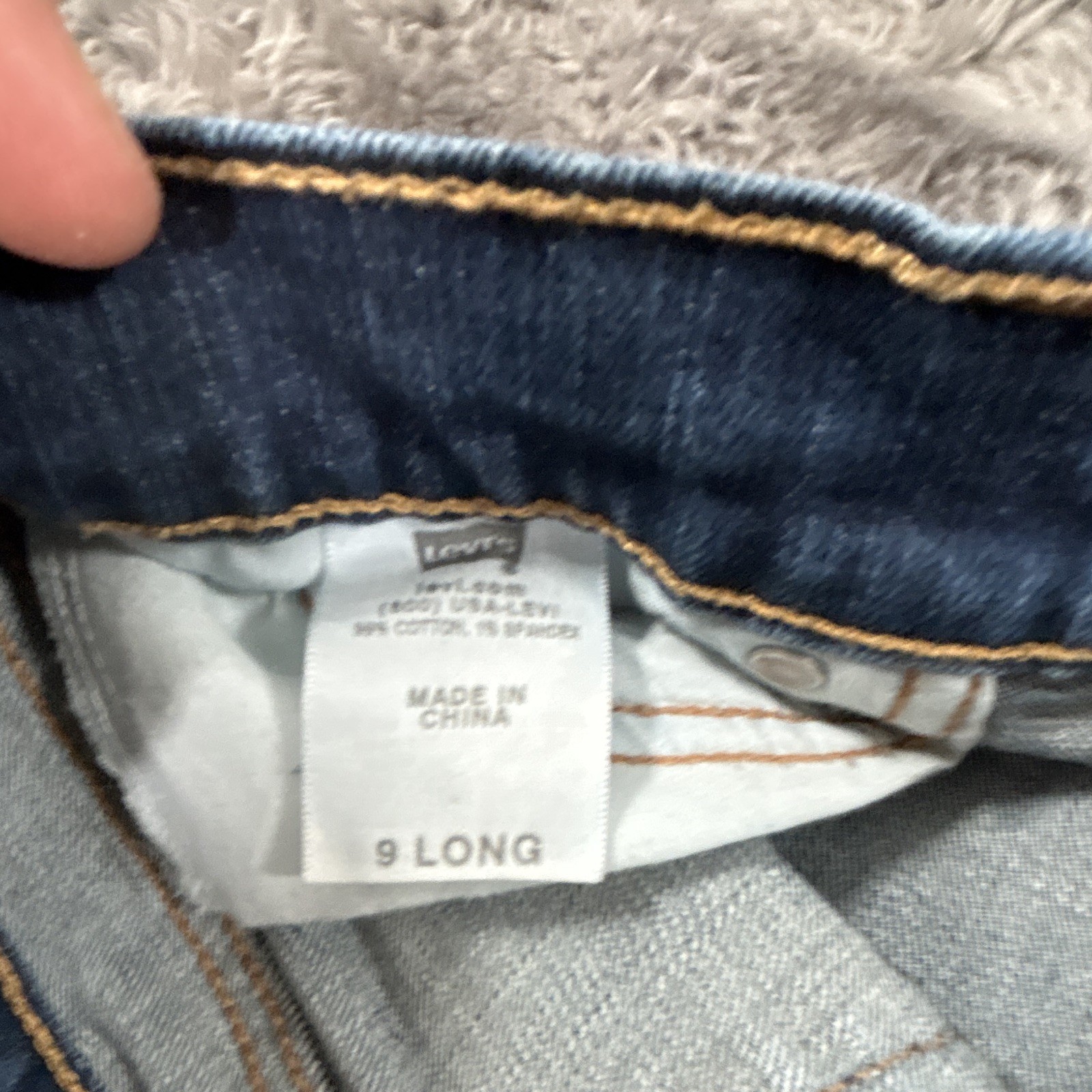Levi’s Women’s Blue Medium Wash Stretch Skinny Jeans Mid Rise 5-Pocket