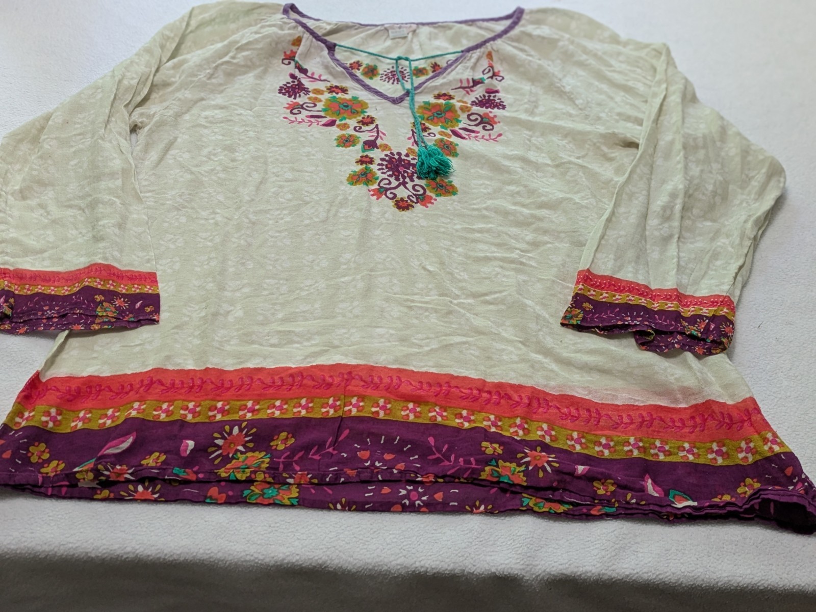 Natural Life Floral Boho Pullover Blouse Heart Medallion Medium