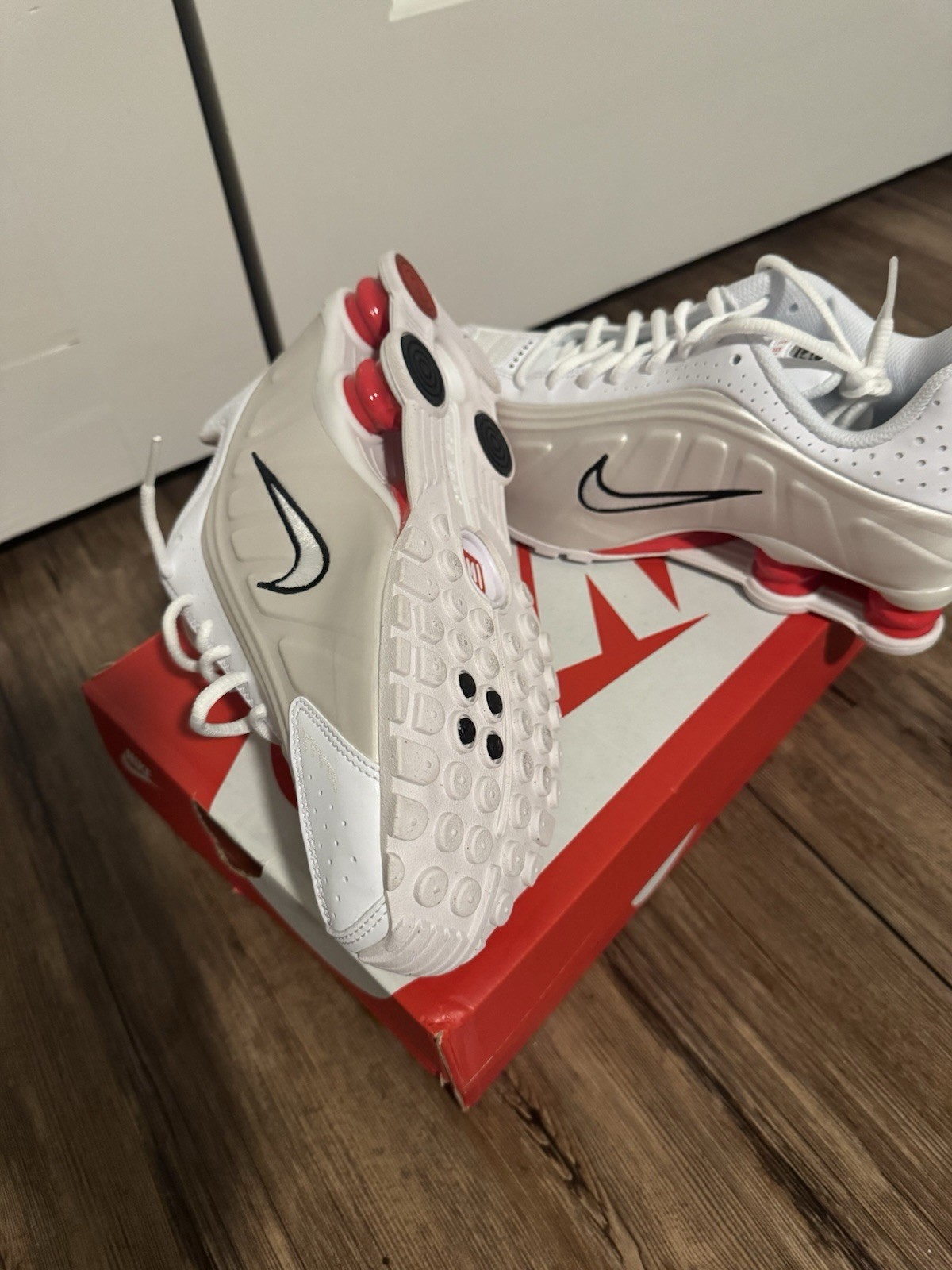Nike Shox R4 White Phantom GS NBY BRAND NEW Size 6Y / 7.5 Women new n box